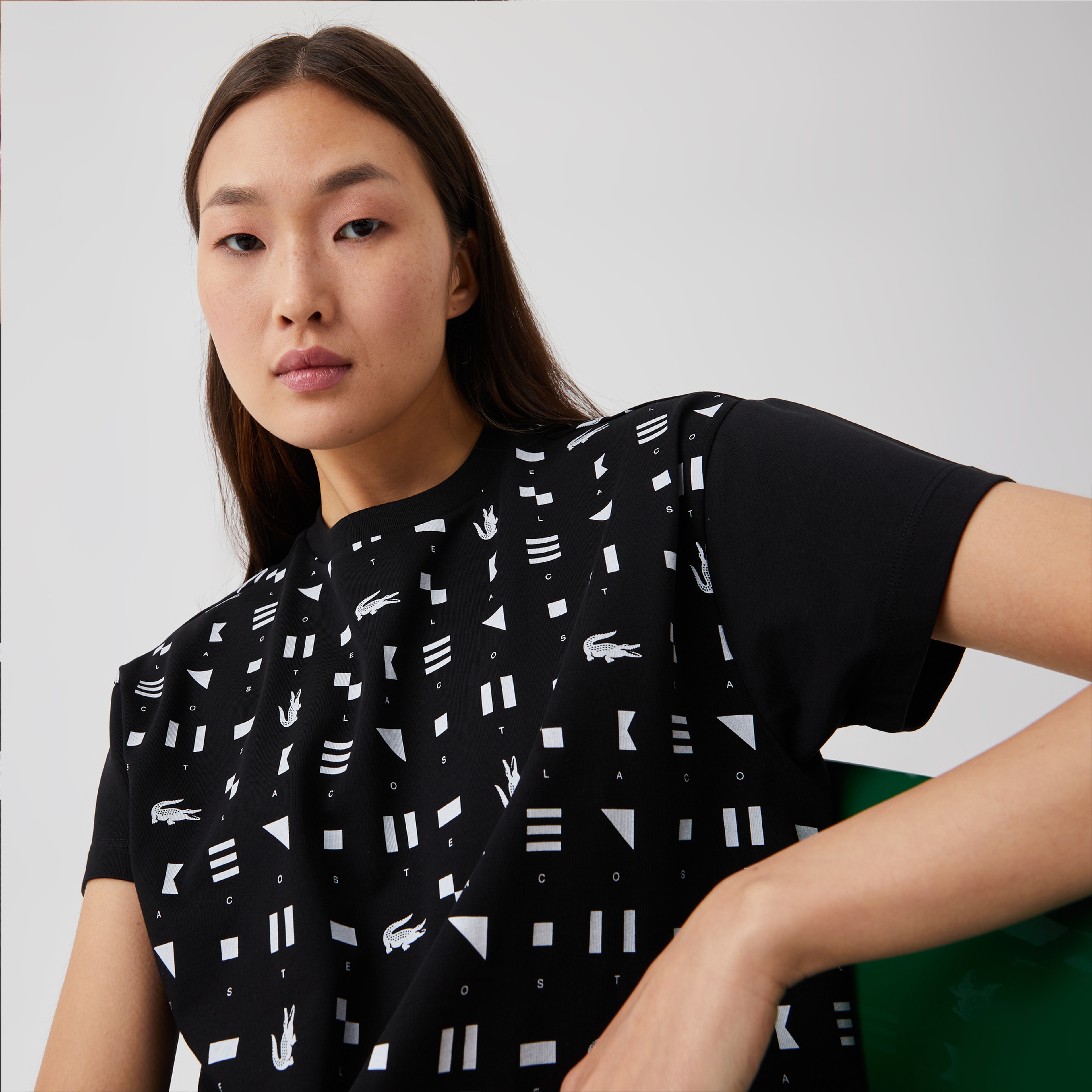 Lacoste SPORT Kadın Relaxed Fit Bisiklet Yaka Desenli Organik Pamuk Siyah T-Shirt