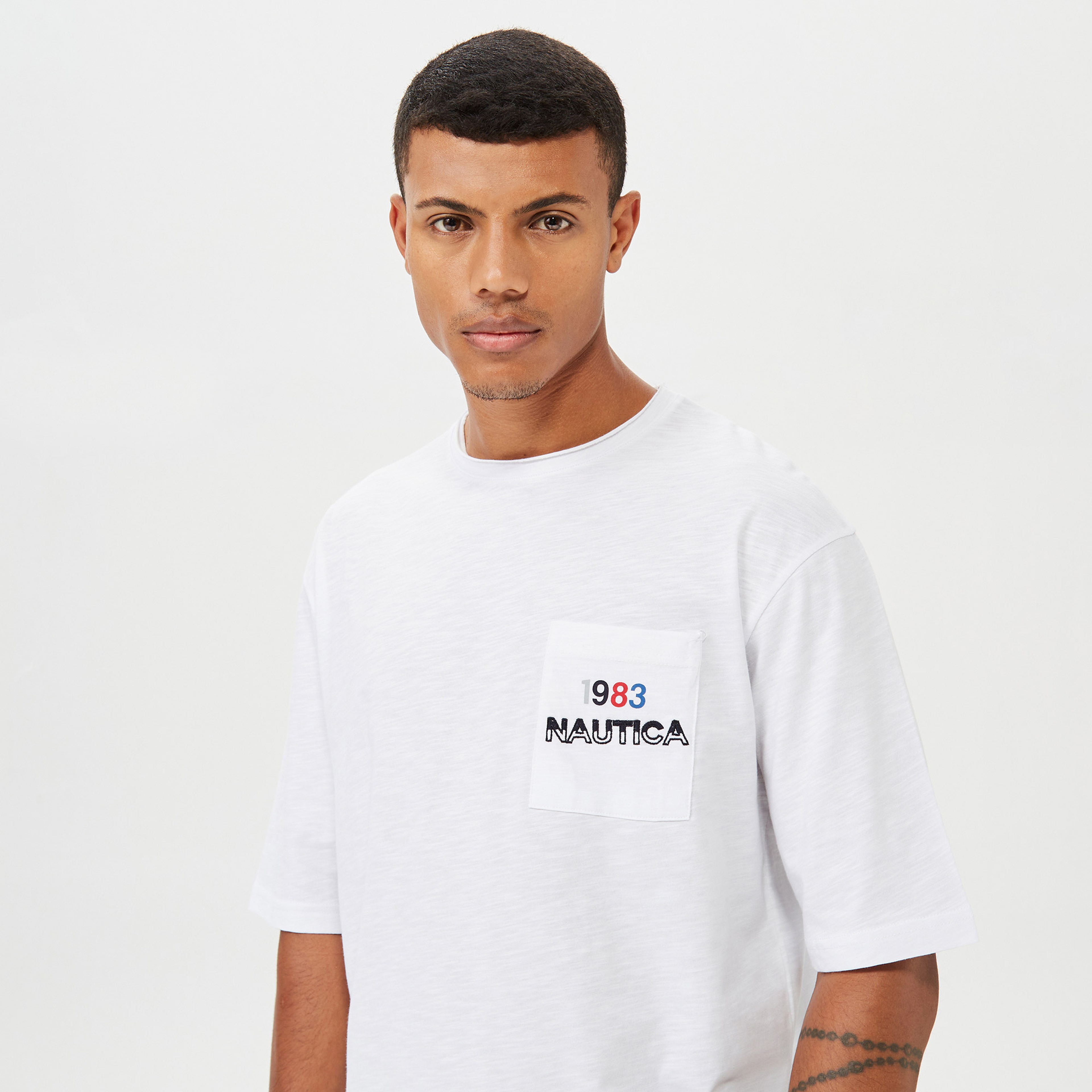 NAUTICA ERKEK BEYAZ OVERSIZE BASKILI KISA KOLLU T-SHIRT