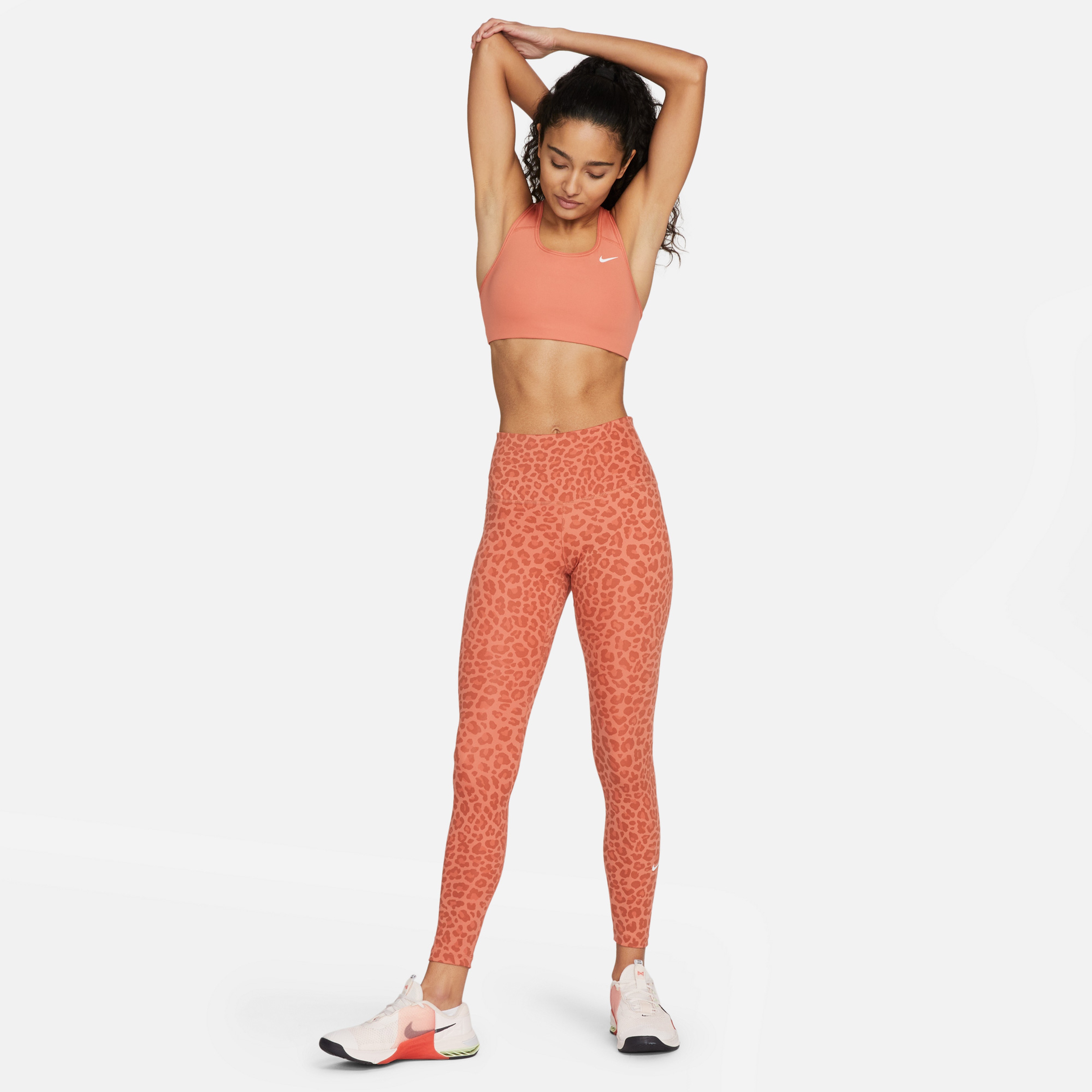 Nike Dri-FIT Swoosh Non-padded Kadın Turuncu Bra