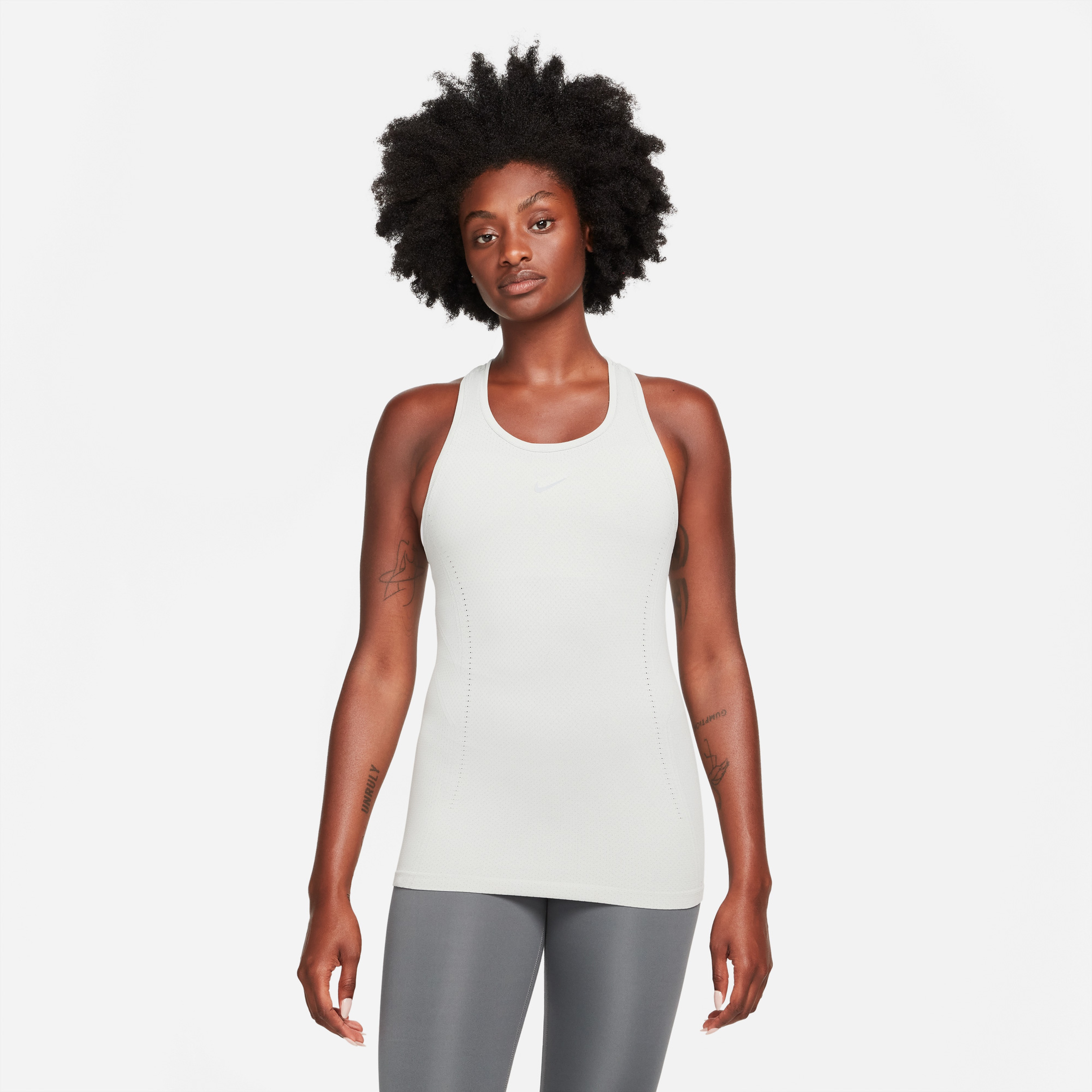 Nike Dri-Fit Adventage Aura Slim Kadın Gri T-Shirt