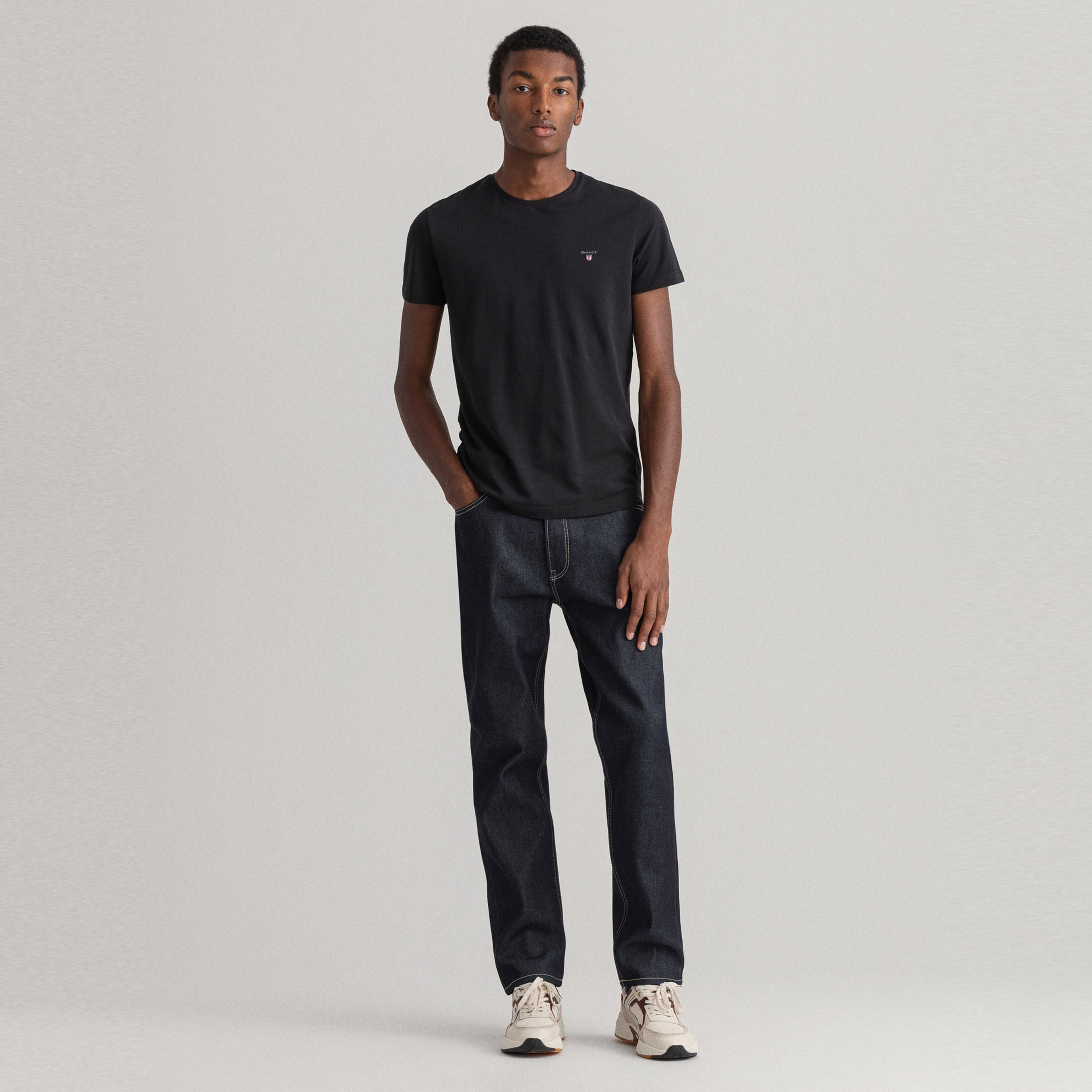 GANT Erkek Siyah Regular Fit Bisiklet Yaka T-shirt