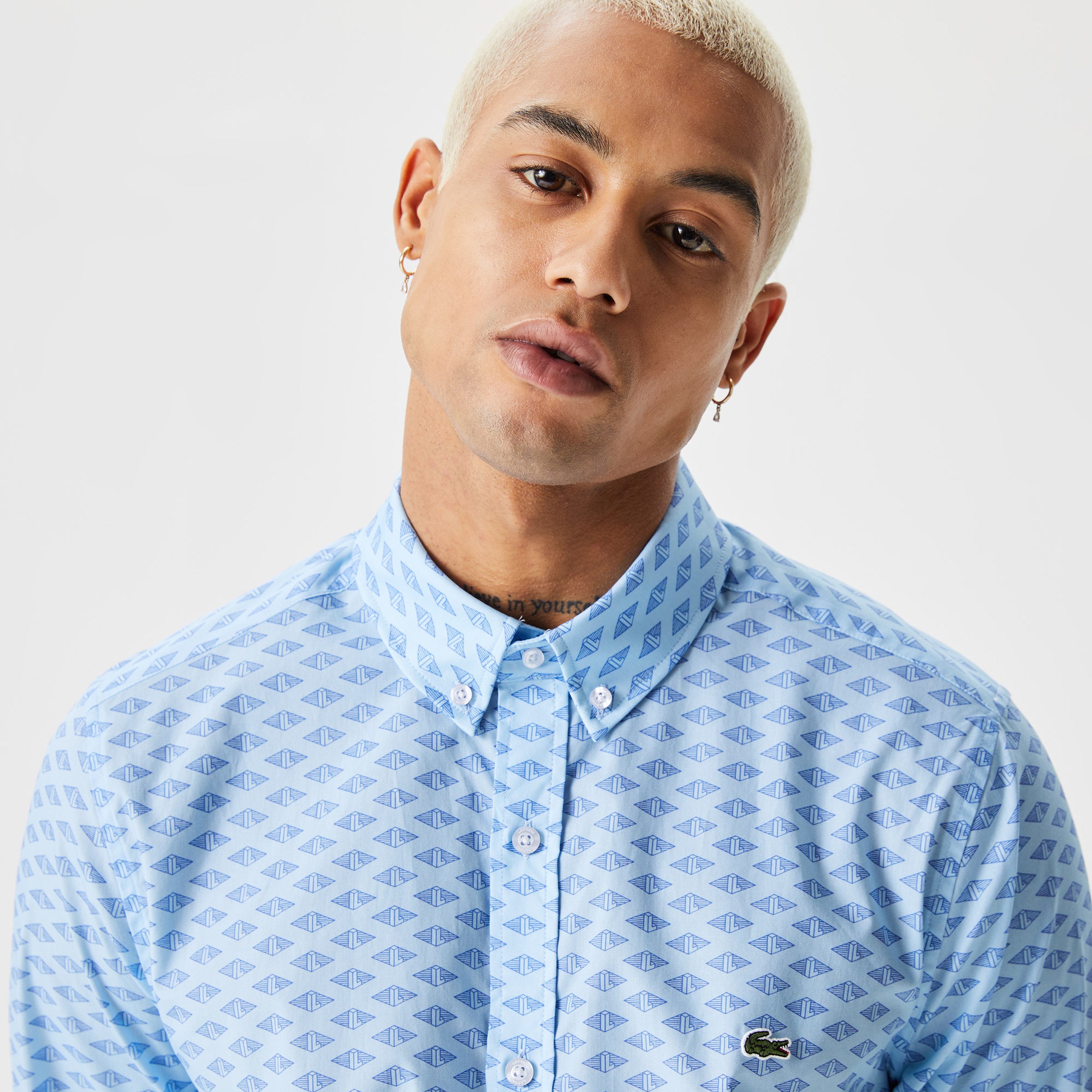 Erkek Slim Fit Düğmeli Yaka Monogram Mavi Gömlek