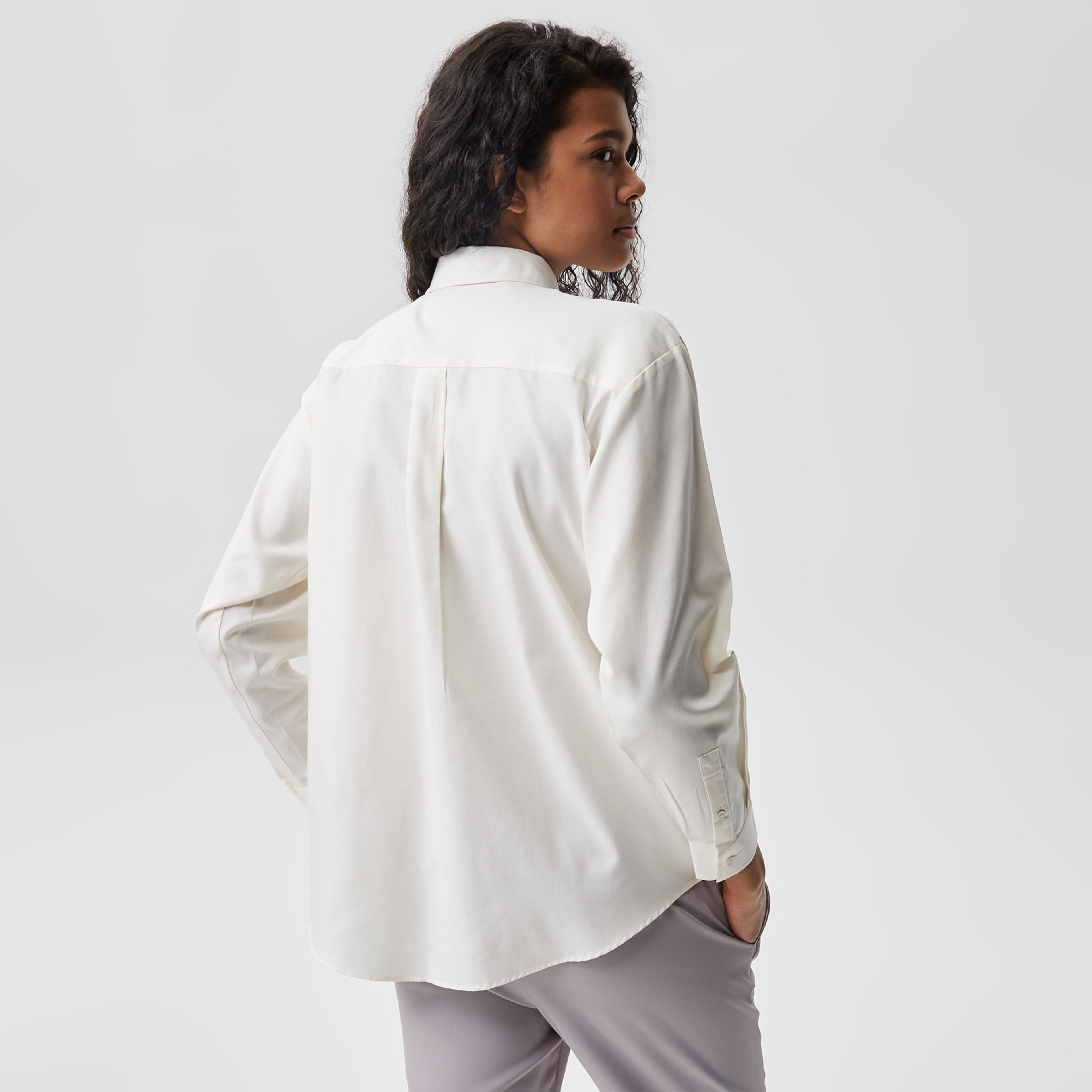 Kadın Relaxed Fit Ekru Gömlek