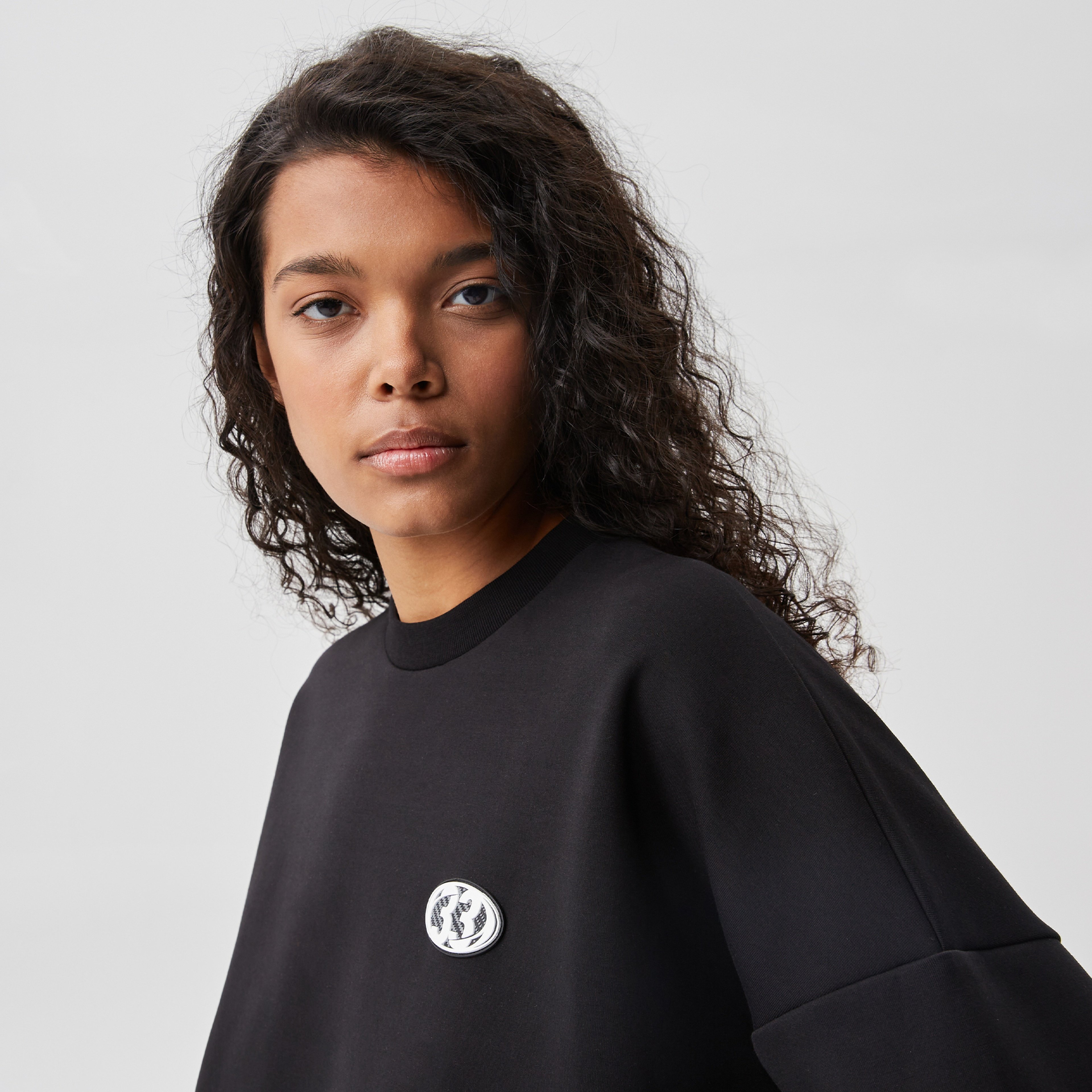 Kadın Regular Fit Bisiklet Yaka Baskılı Siyah Sweatshirt