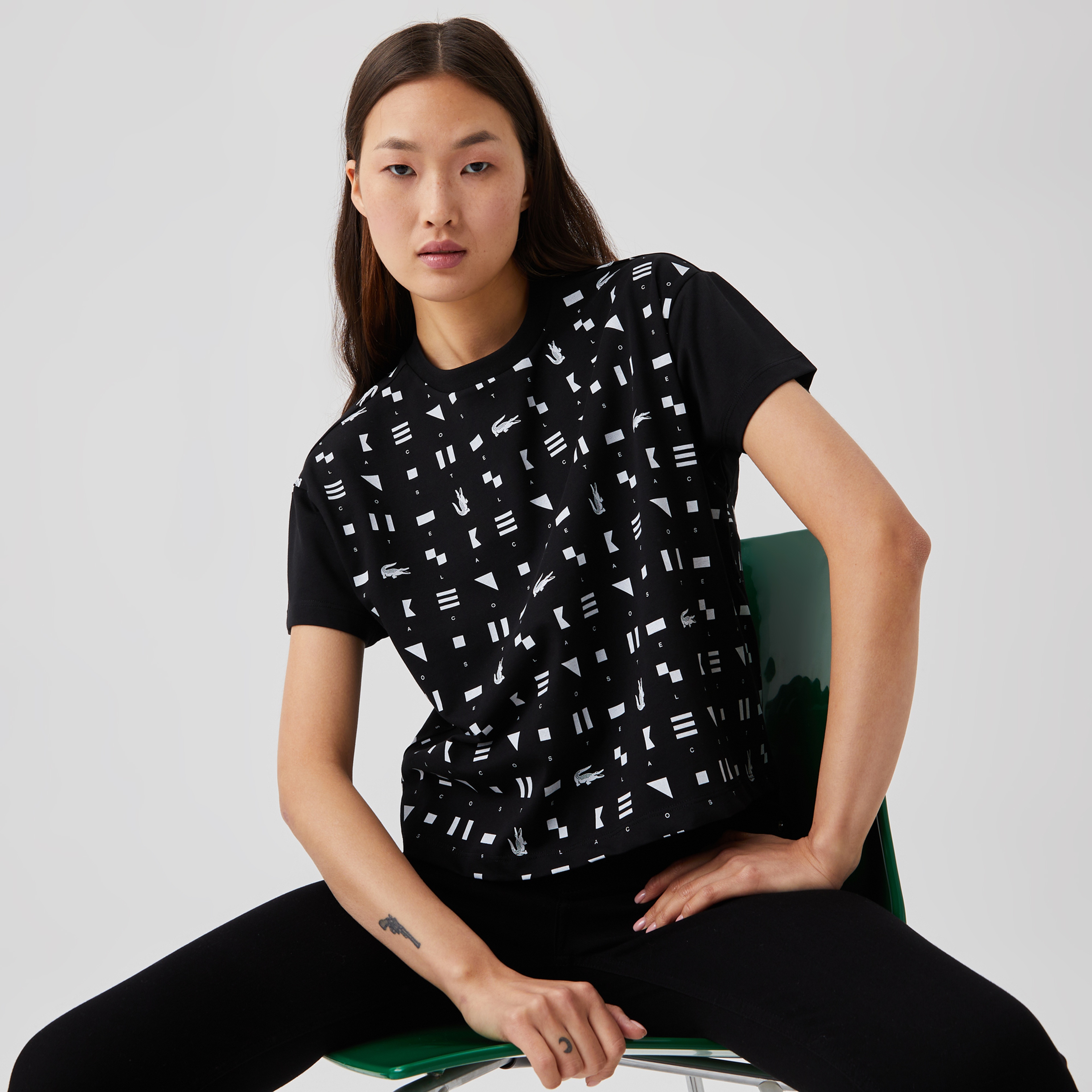 Lacoste SPORT Kadın Relaxed Fit Bisiklet Yaka Desenli Organik Pamuk Siyah T-Shirt