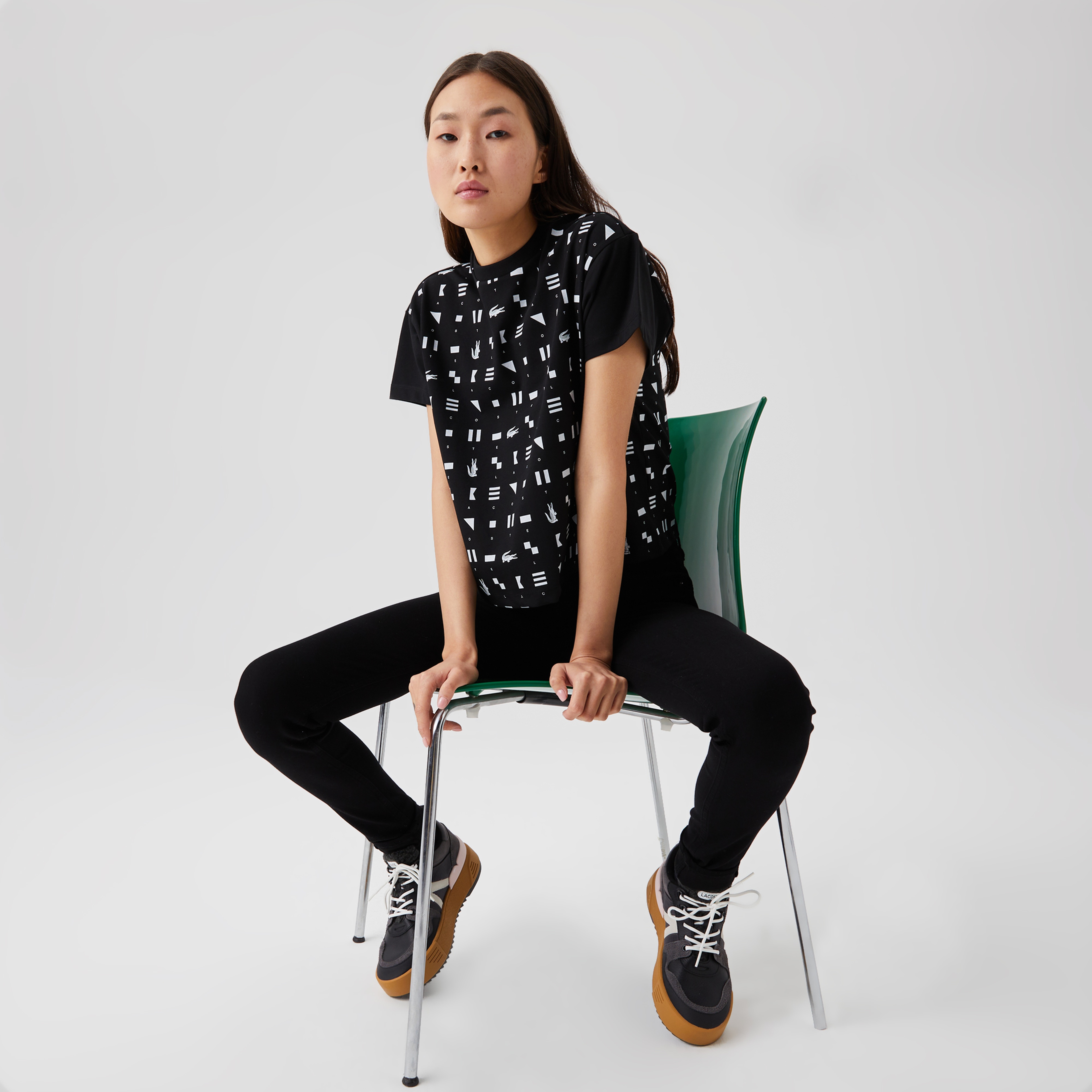 Lacoste SPORT Kadın Relaxed Fit Bisiklet Yaka Desenli Organik Pamuk Siyah T-Shirt