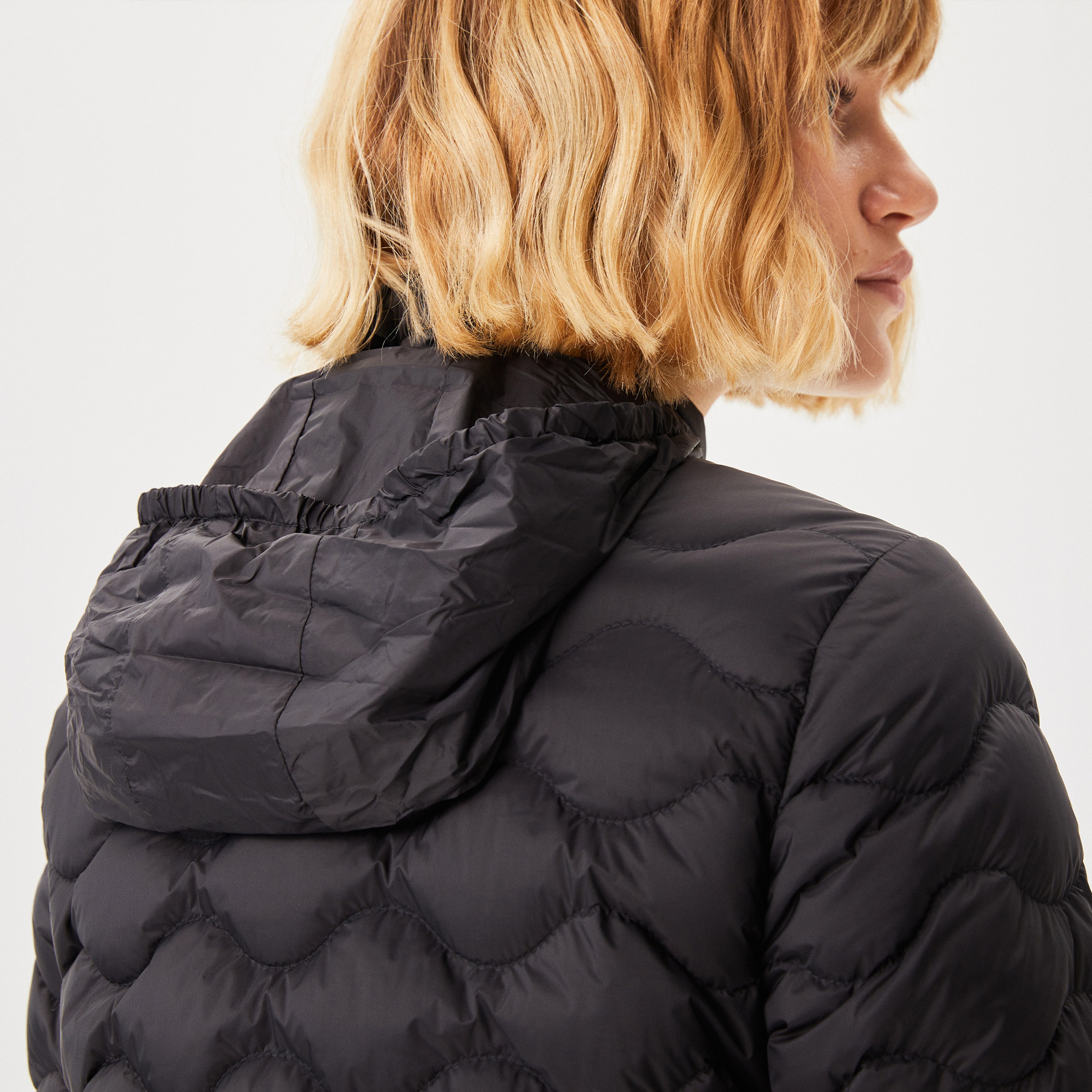 Lacoste Kadın Dik Yaka Kapitone Siyah Mont