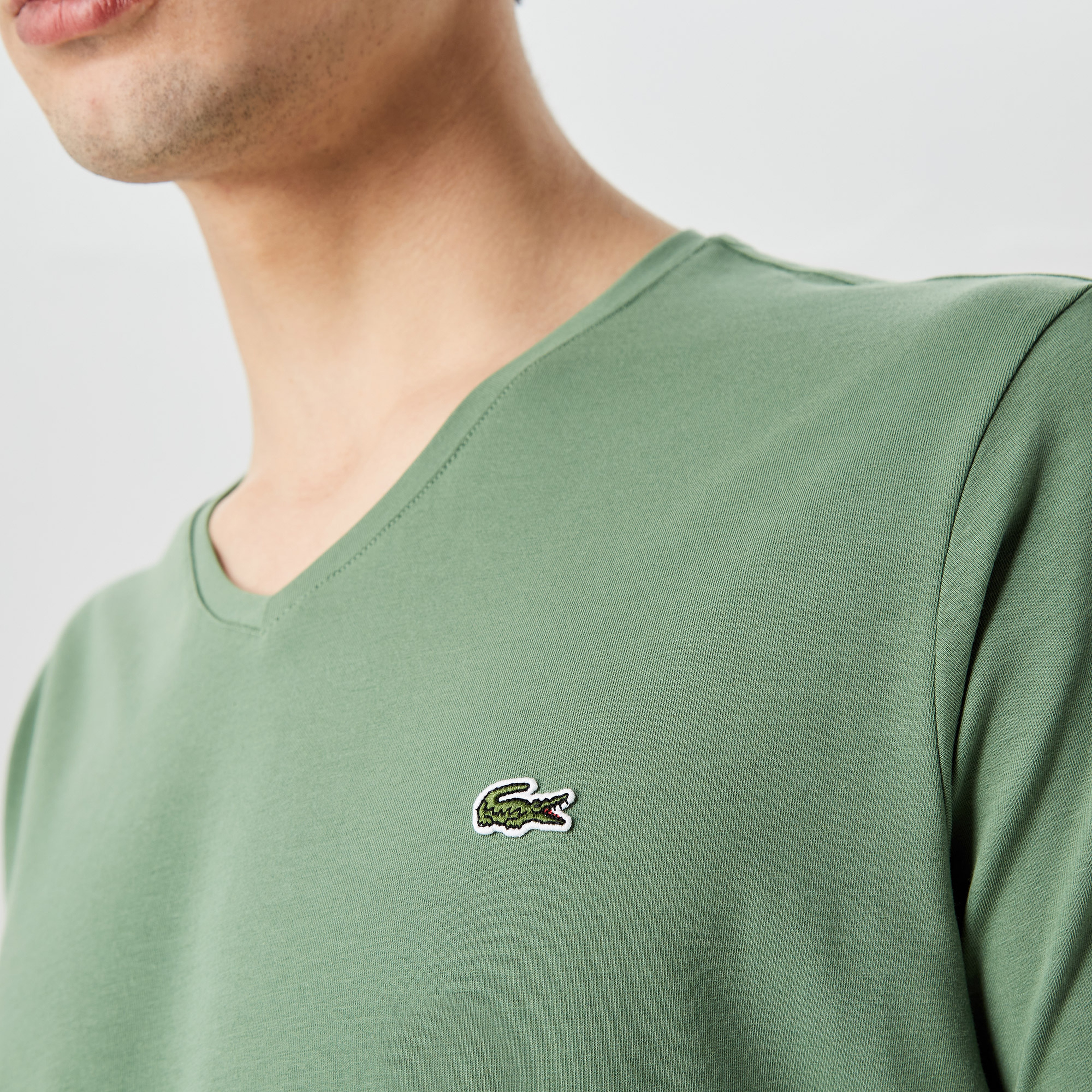 Lacoste Erkek Slim Fit V Yaka Yeşil T-Shirt