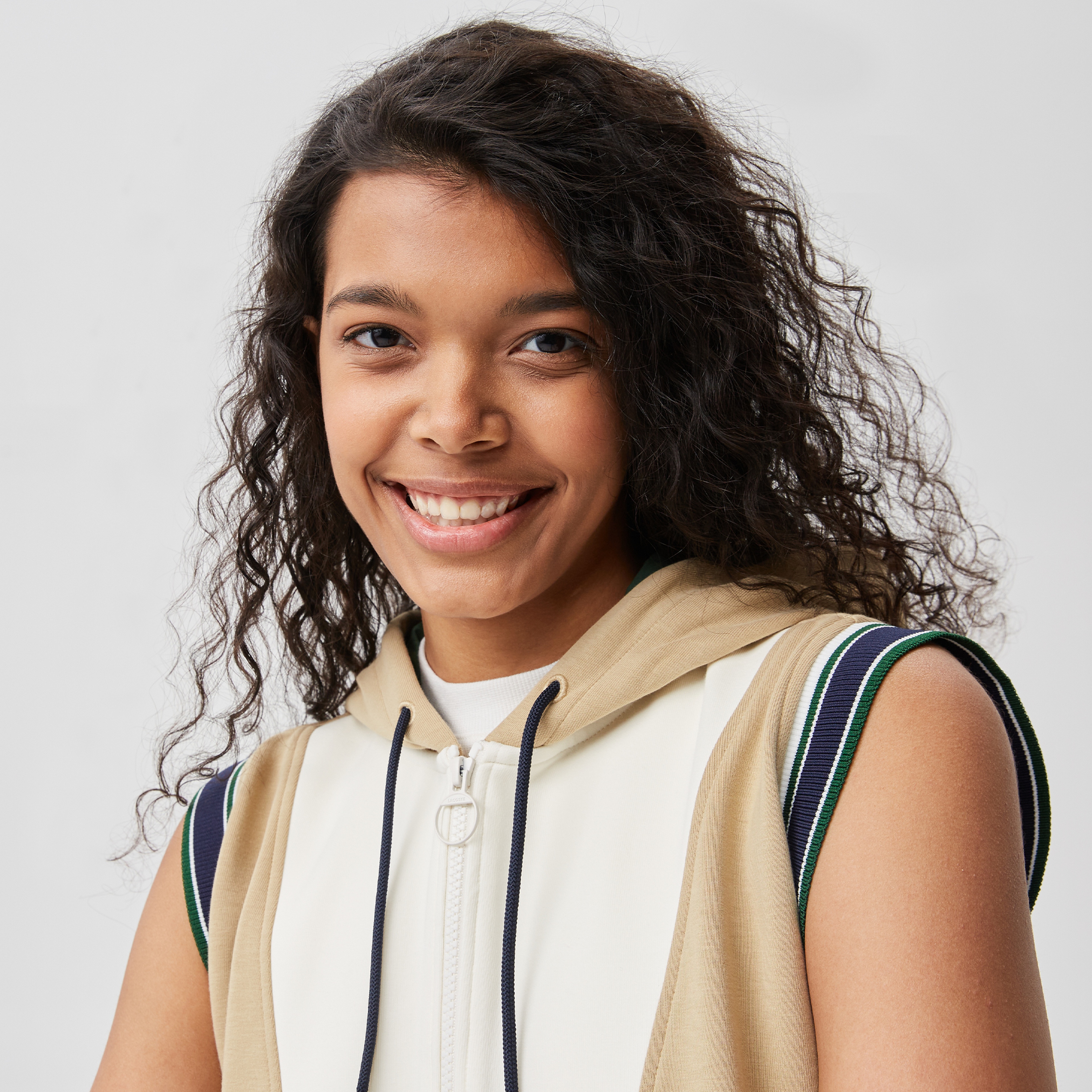 Lacoste Kadın Regular Fit Kolsuz Kapüşonlu Renk Bloklu Krem Elbise