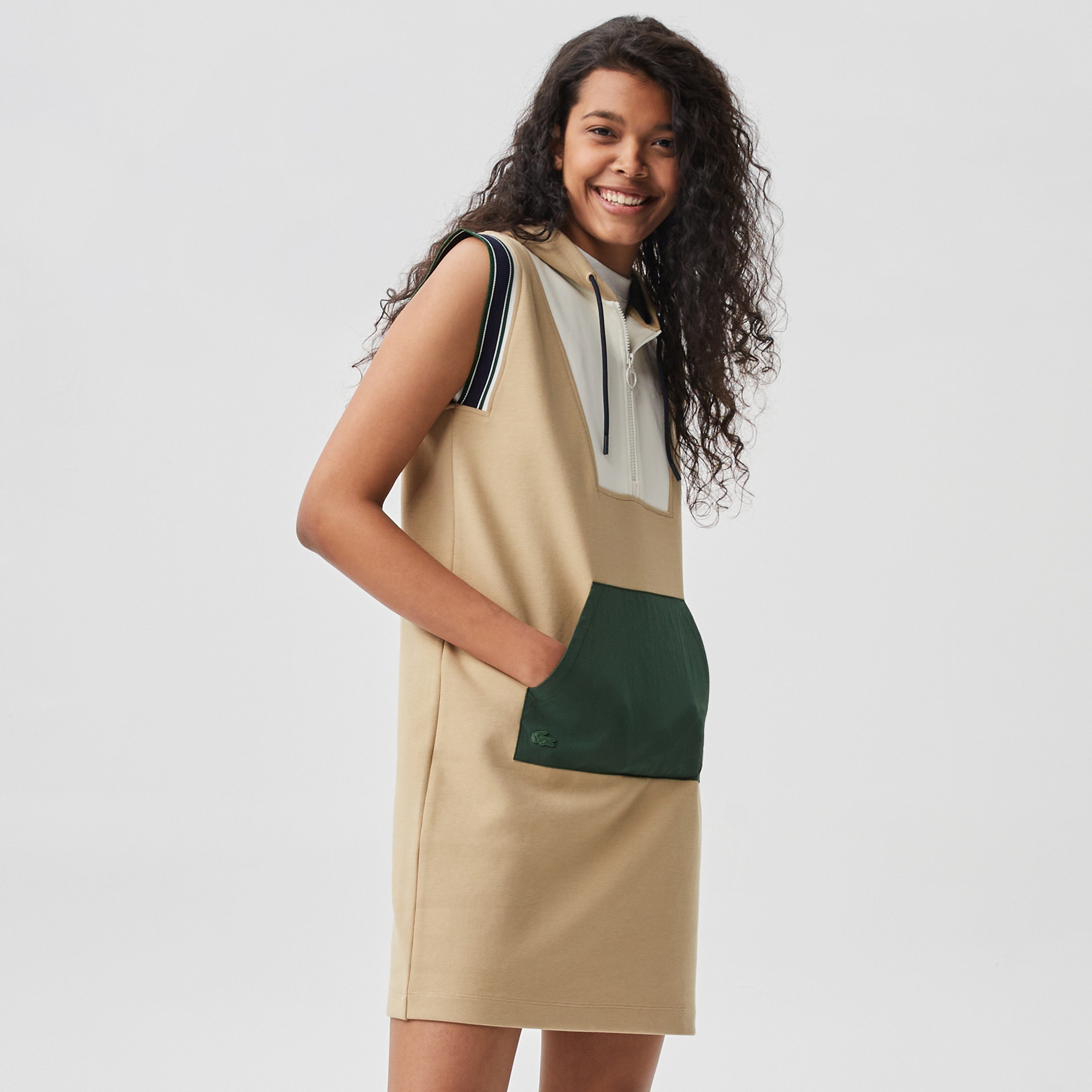 Lacoste Kadın Regular Fit Kolsuz Kapüşonlu Renk Bloklu Krem Elbise
