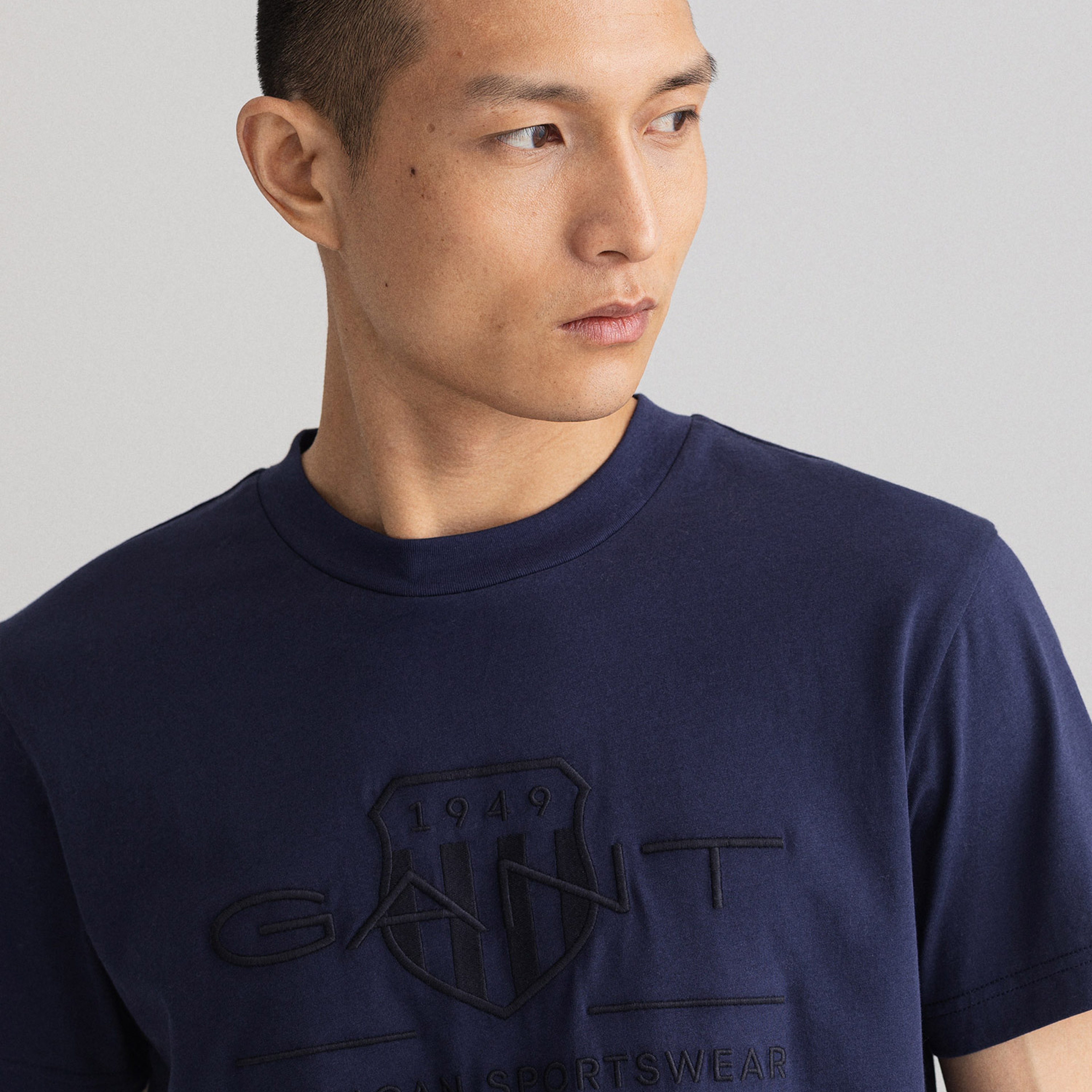 GANT Erkek Lacivert Regular Fit Bisiklet Yaka Logolu T-Shirt