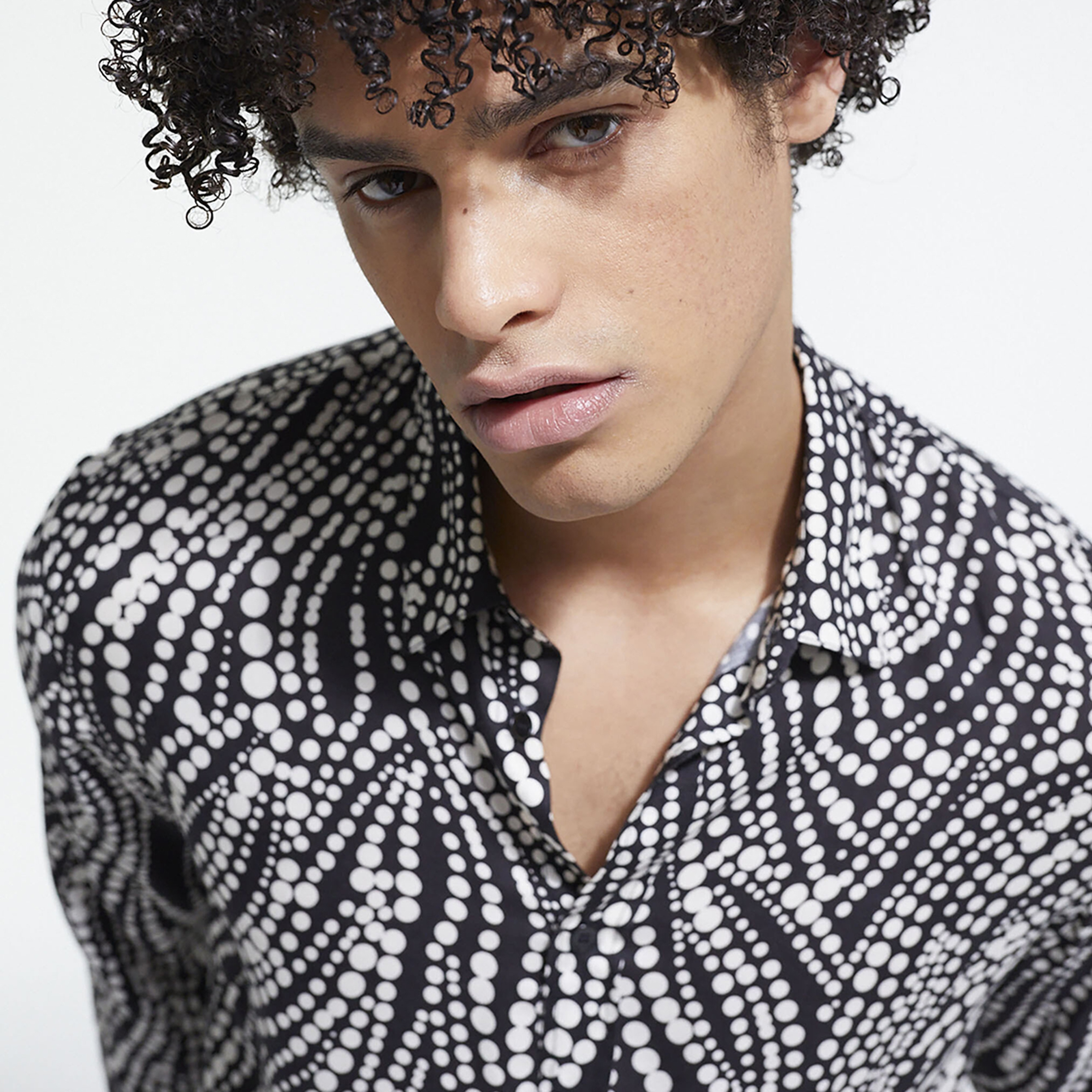 ERKEK SİYAH GÖMLEK