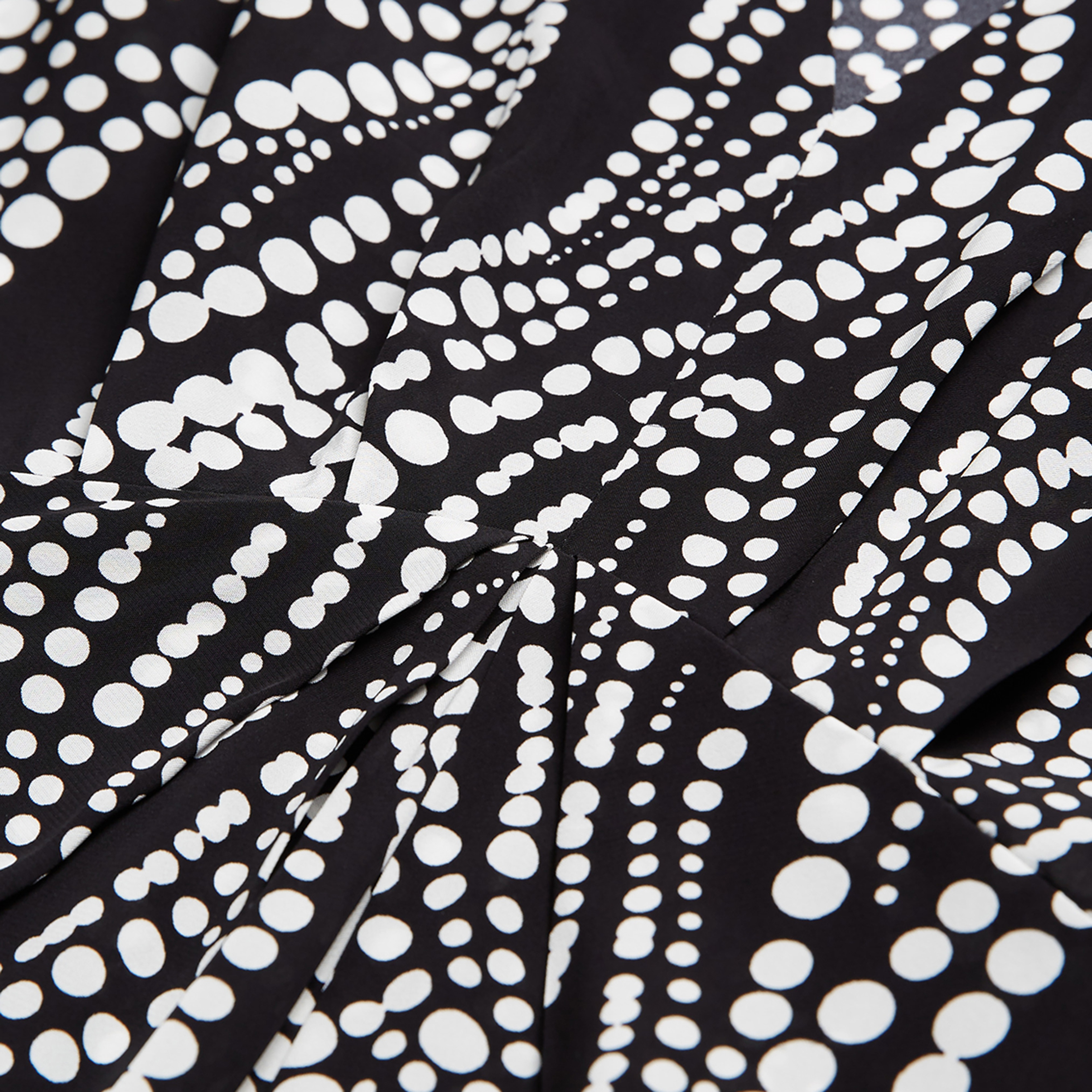 KADIN SİYAH ELBİSE