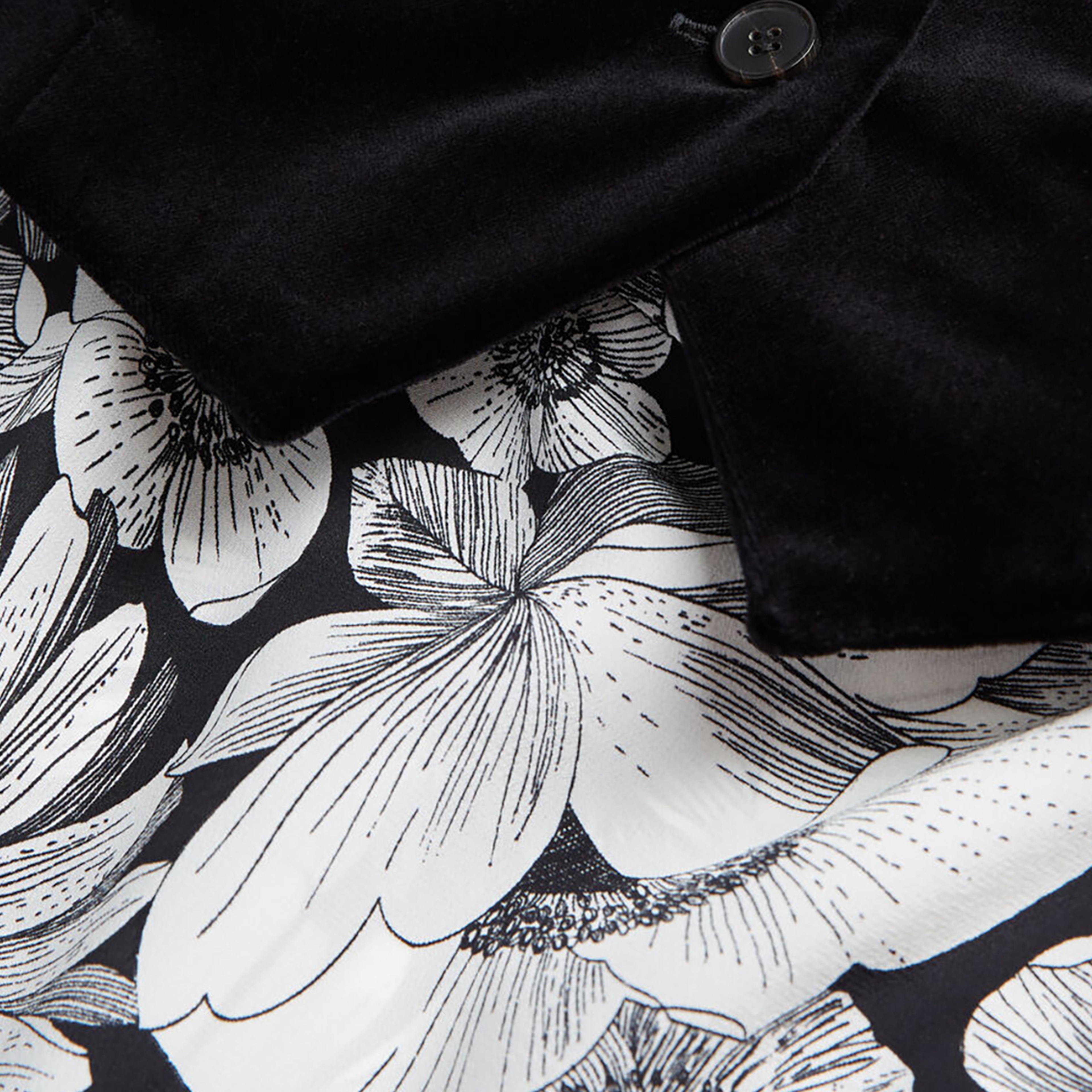 KADIN ÇİÇEK DESENLİ SİYAH ELBİSE