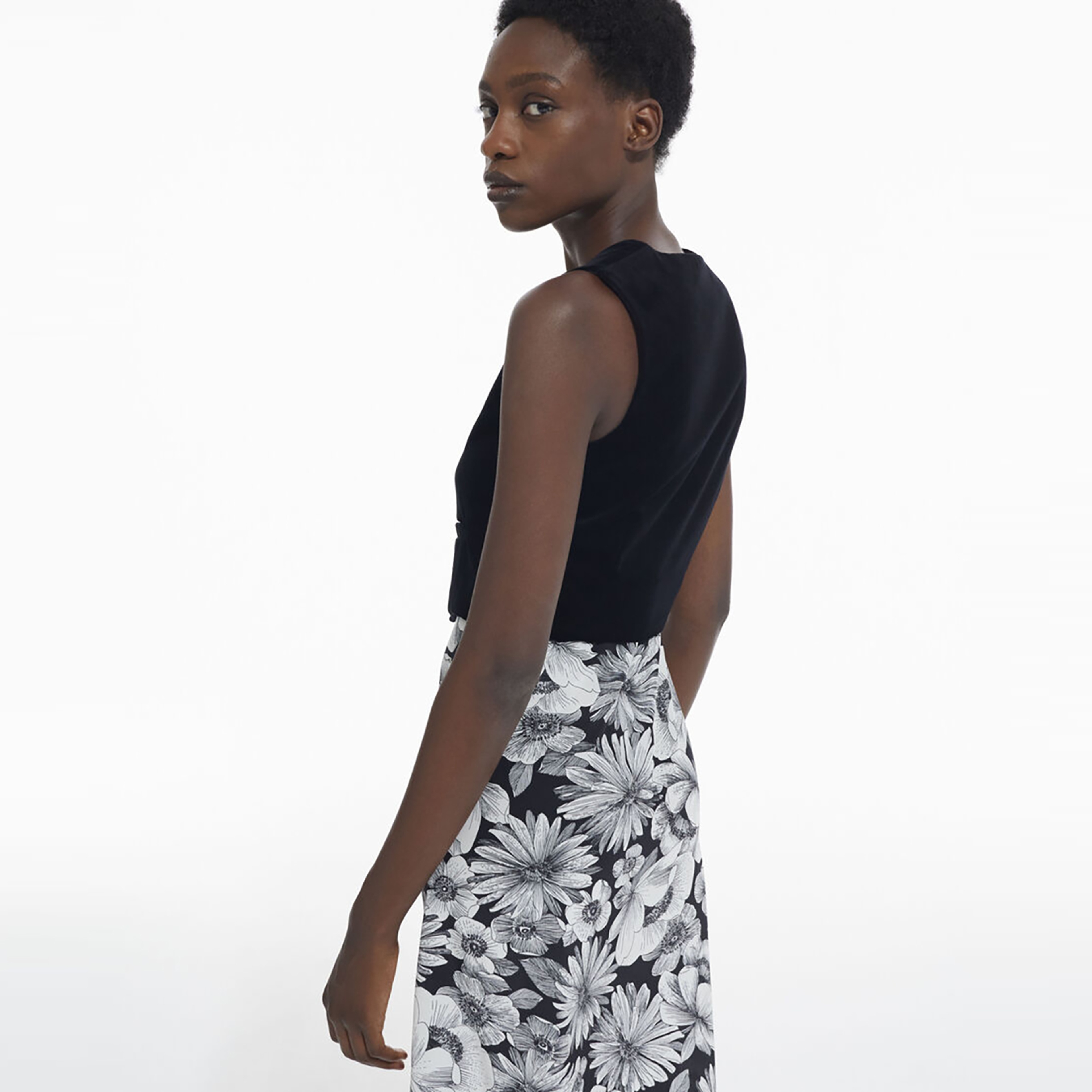 KADIN ÇİÇEK DESENLİ SİYAH ELBİSE