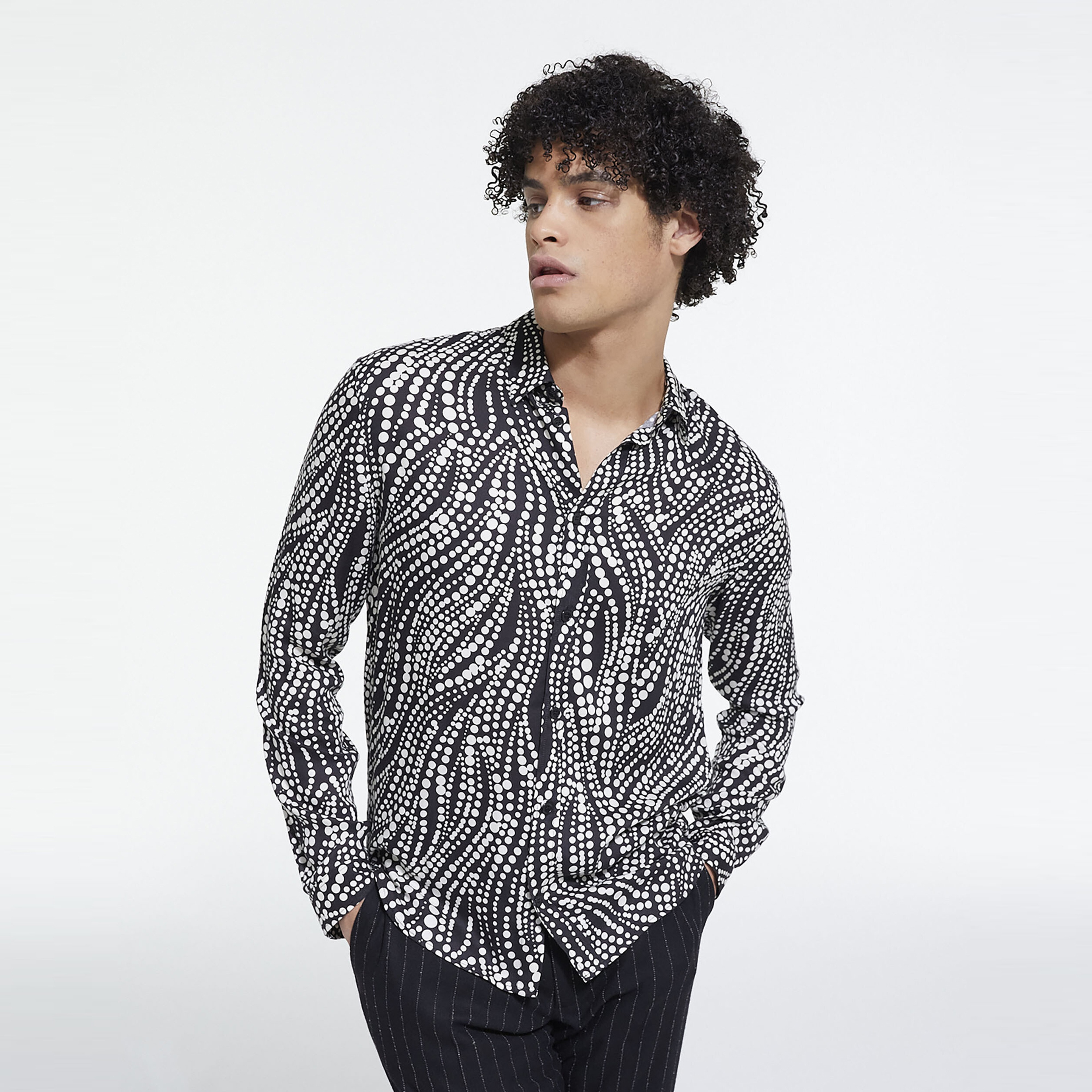 ERKEK SİYAH GÖMLEK