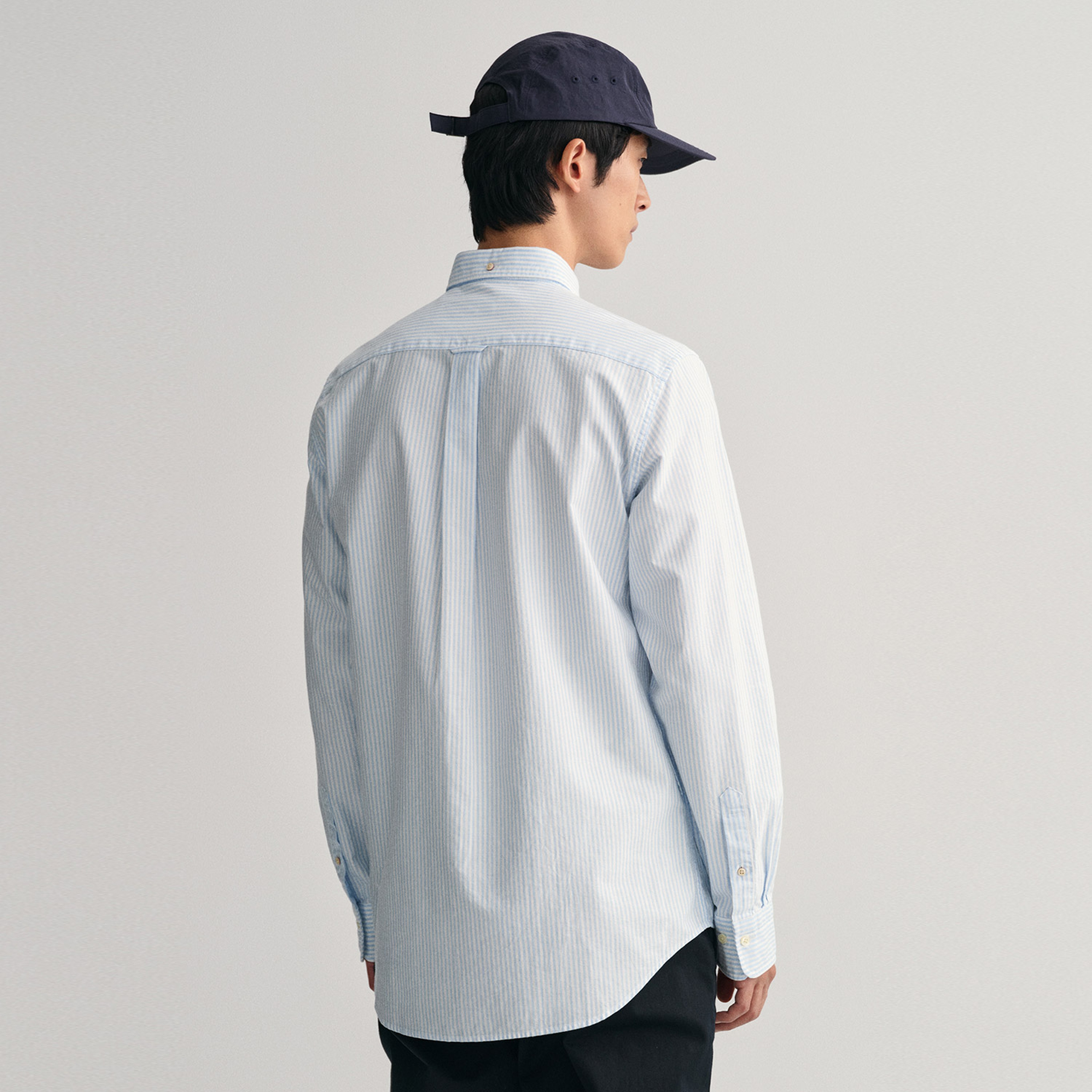 Gant Erkek Mavi Regular Fit Düğmeli Yaka Çizgili Gömlek