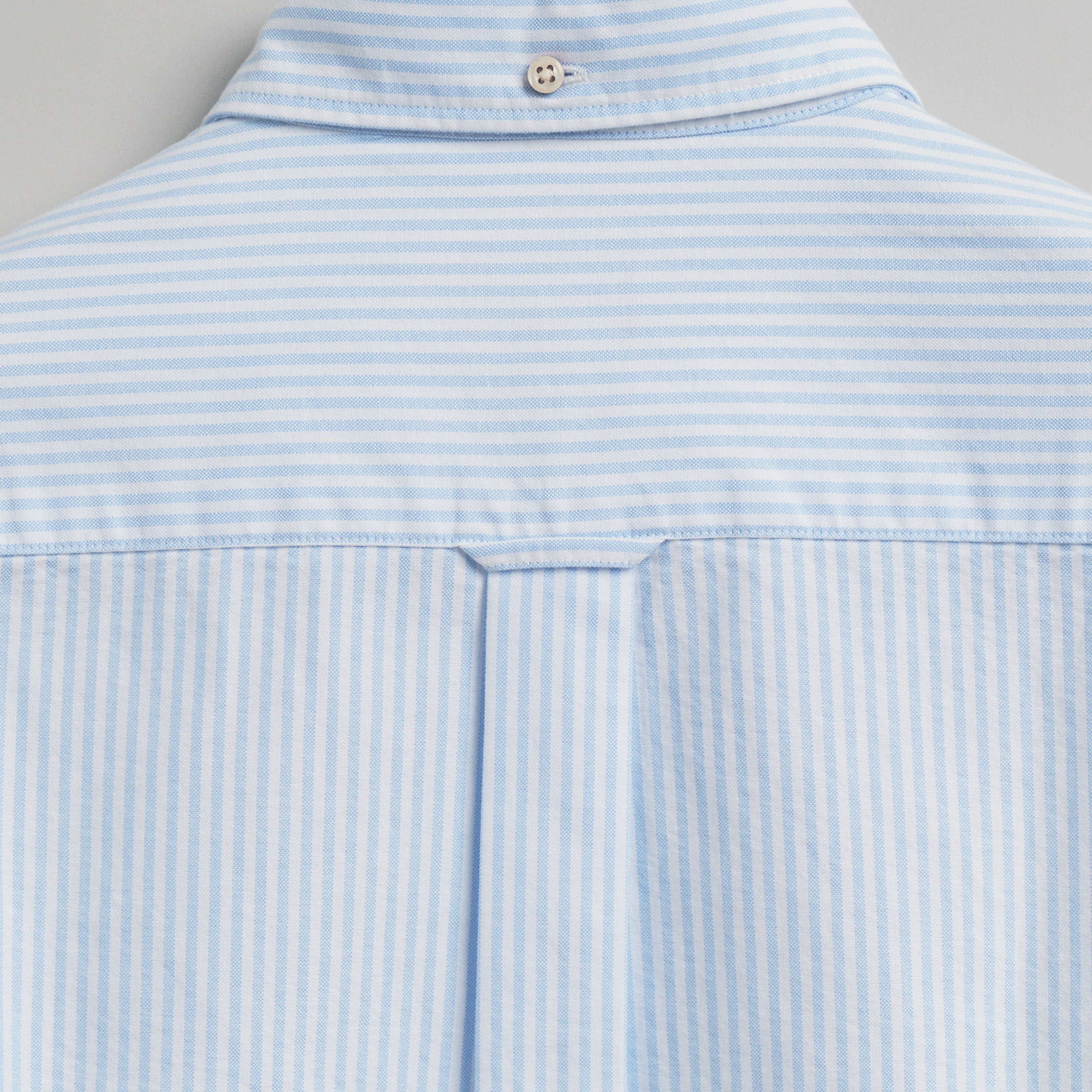 Gant Erkek Mavi Regular Fit Düğmeli Yaka Çizgili Gömlek