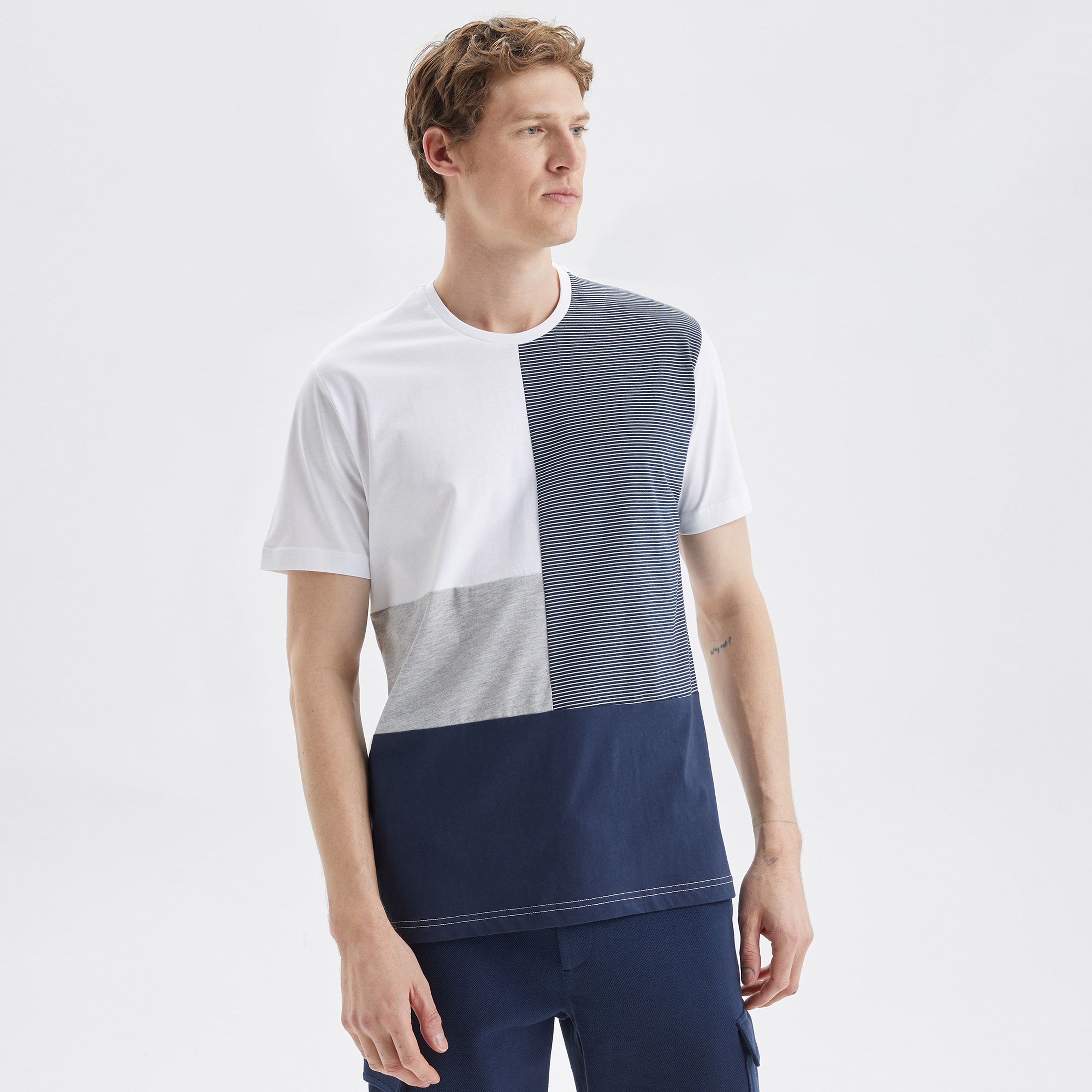 Nautica Erkek Beyaz Standart Fit Renk Bloklu T-Shirt