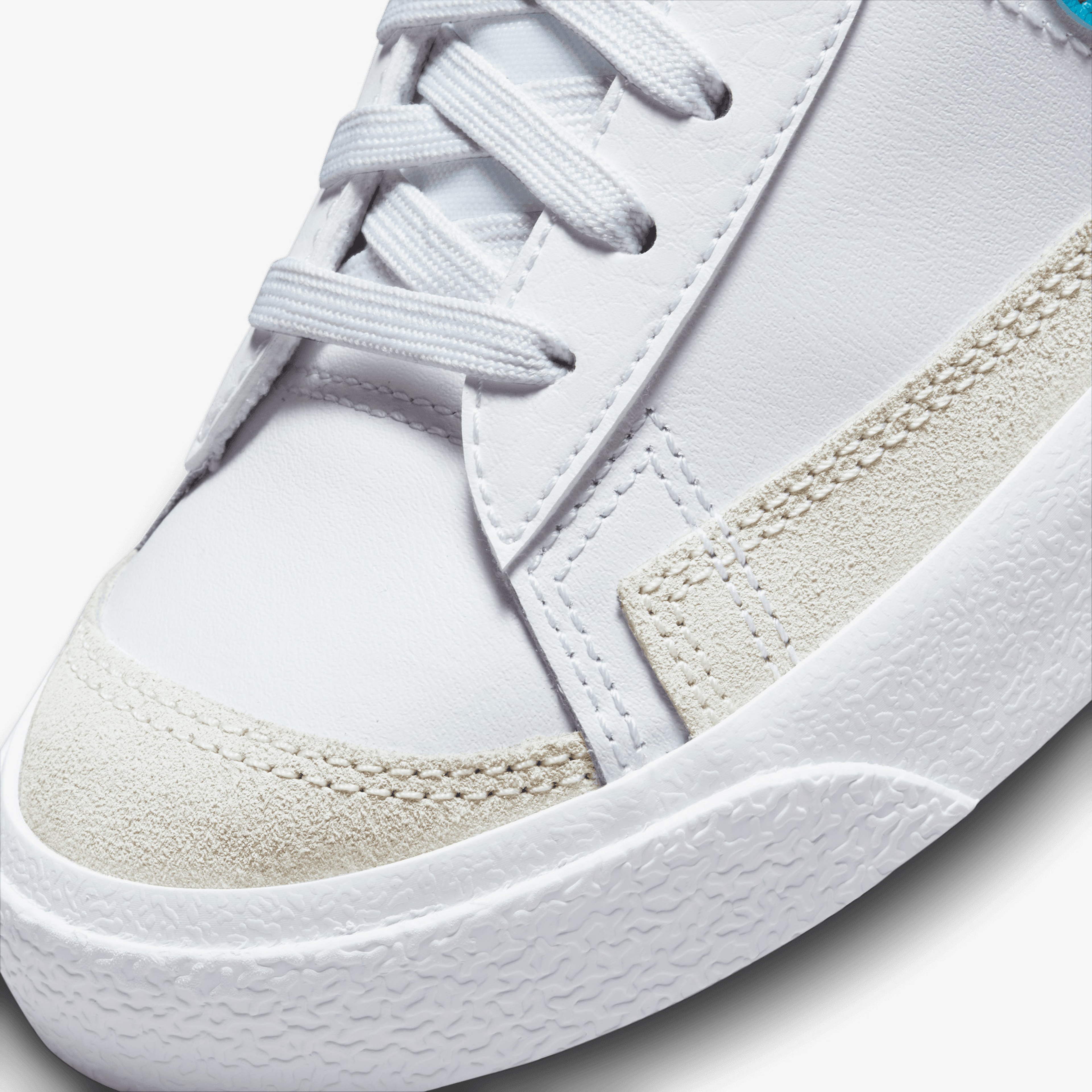 Nike Blazer Mid '77 Kadın Beyaz Spor Ayakkabı