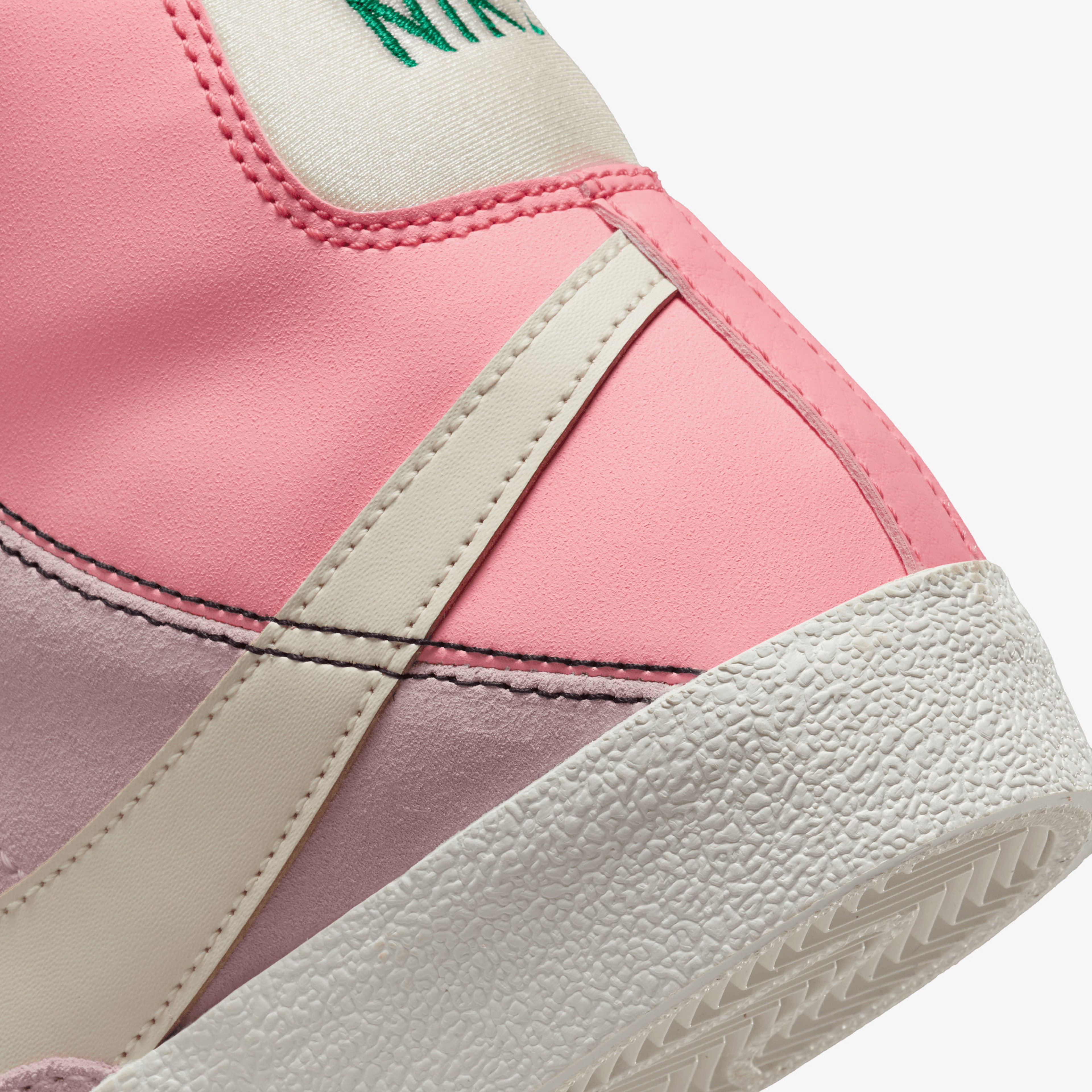 Nike Blazer Mid '77 SE Dance Kadın Pembe Spor Ayakkabı