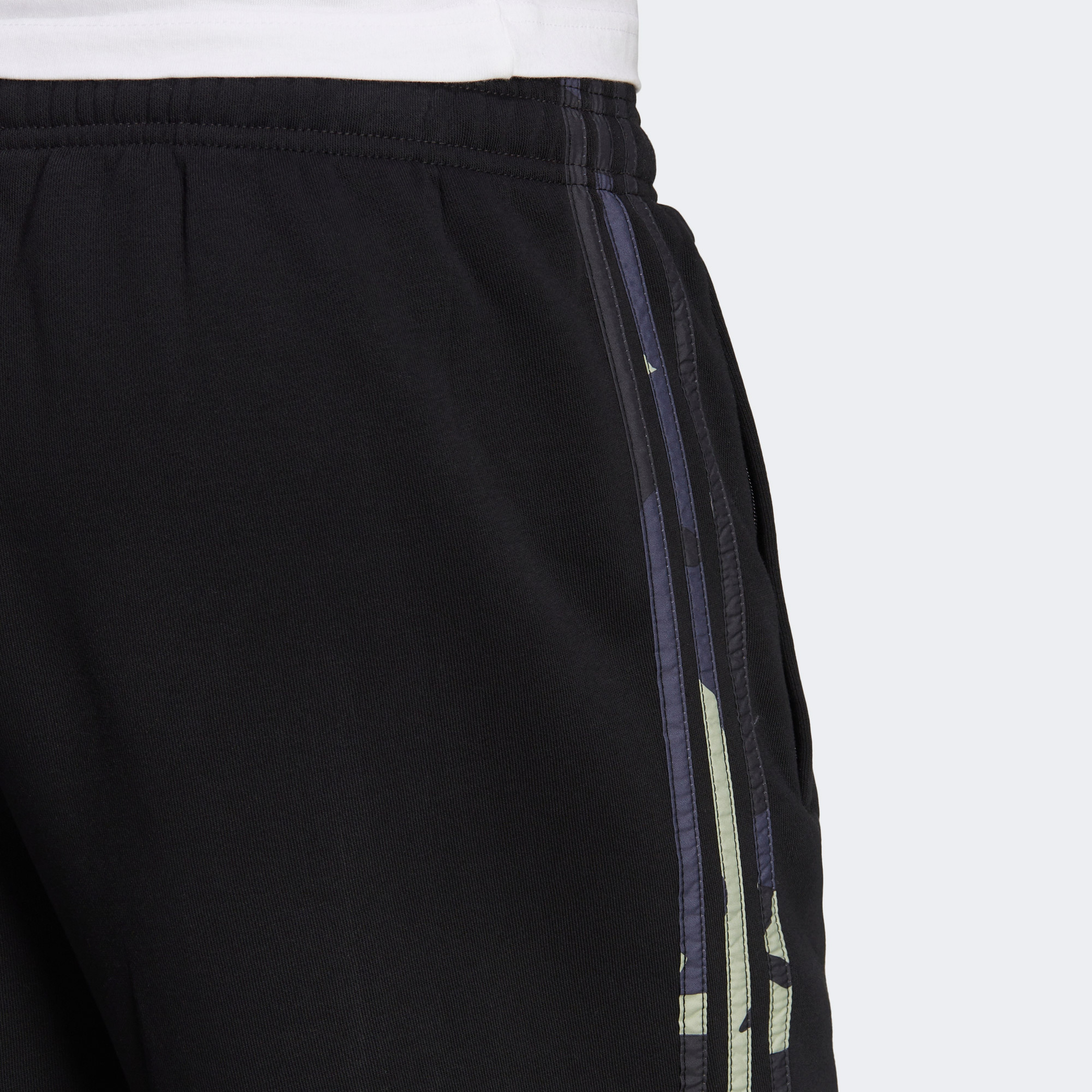 adidas Graphics Camo Erkek Siyah Şort
