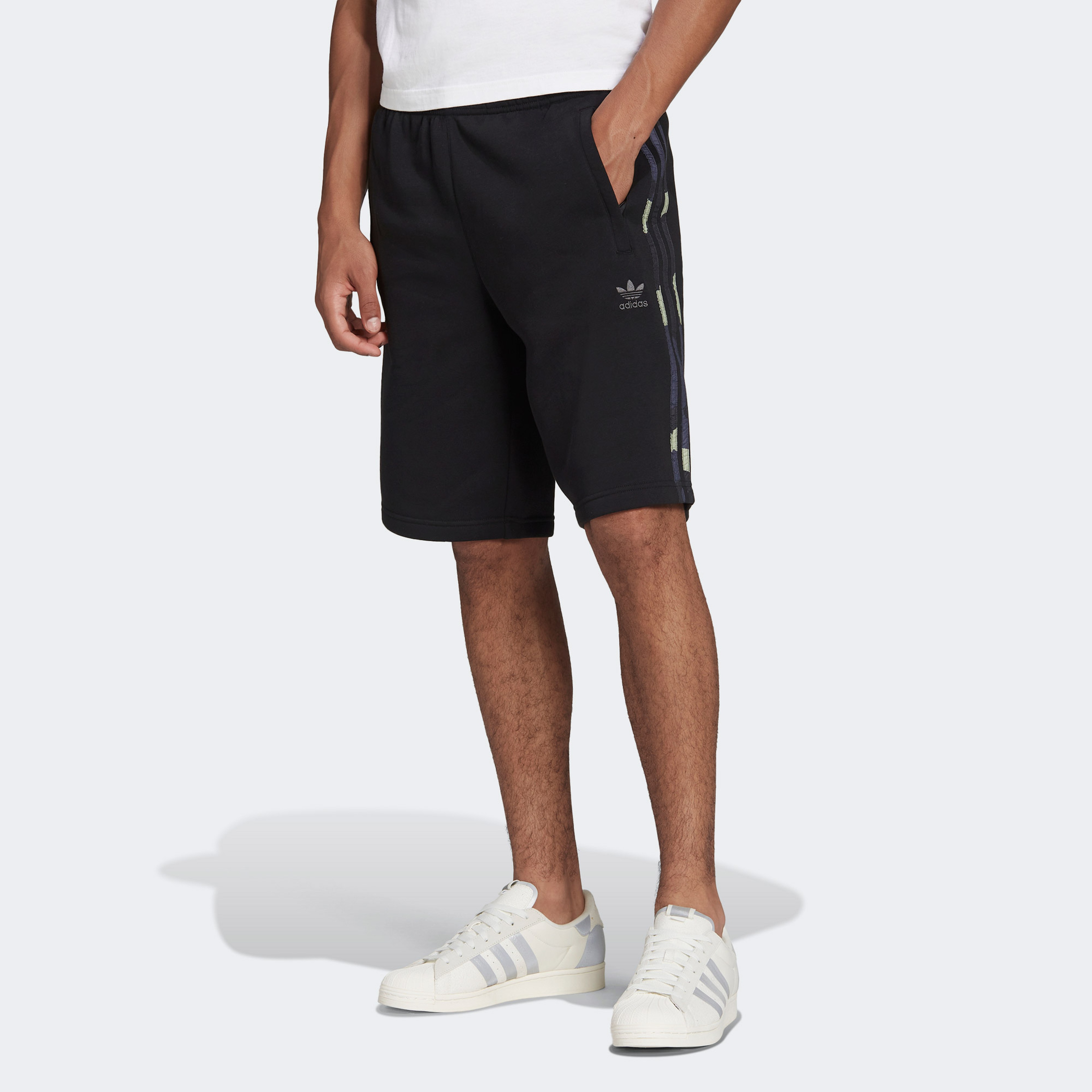 adidas Graphics Camo Erkek Siyah Şort
