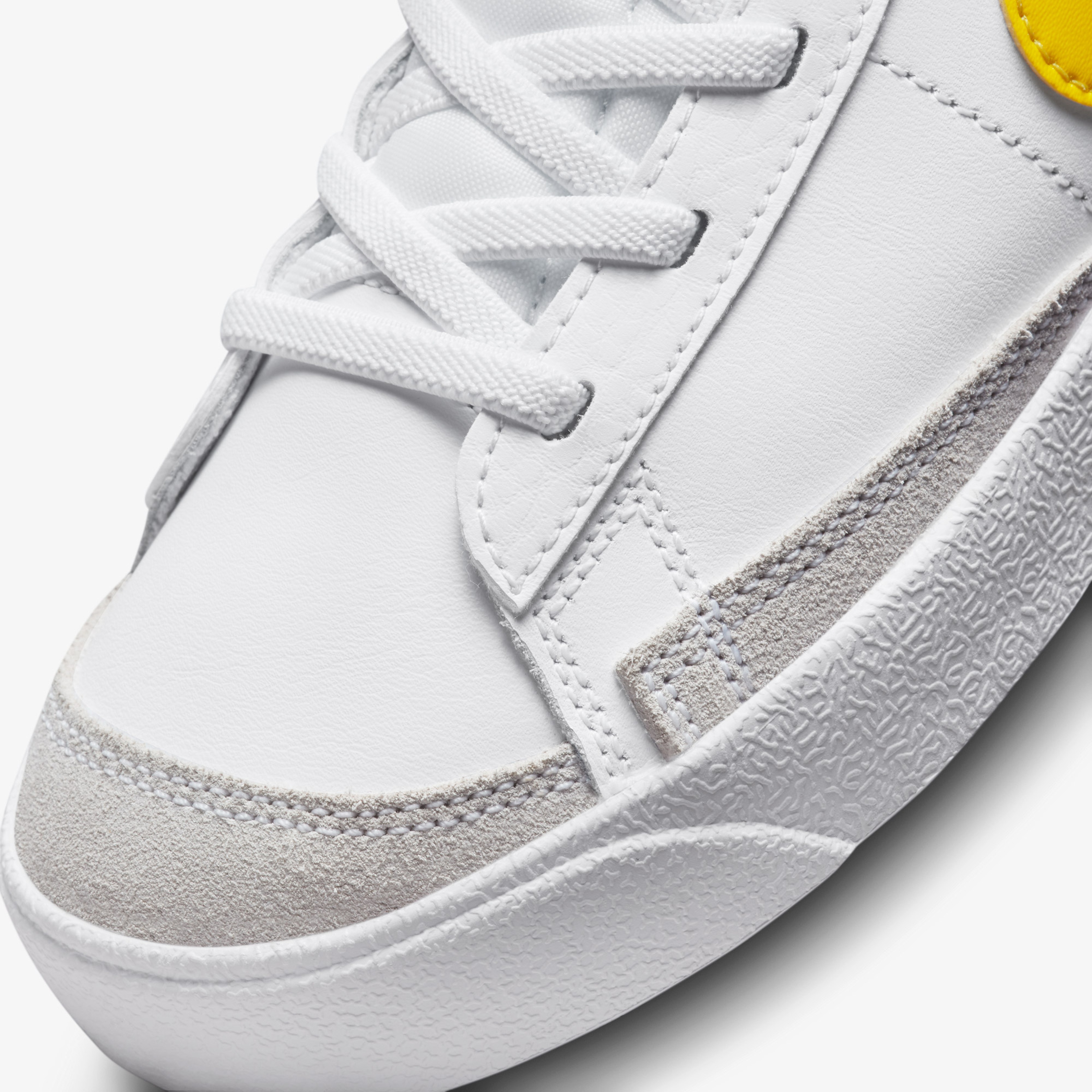 Nike Blazer Mid '77 Çocuk Beyaz Spor Ayakkabı