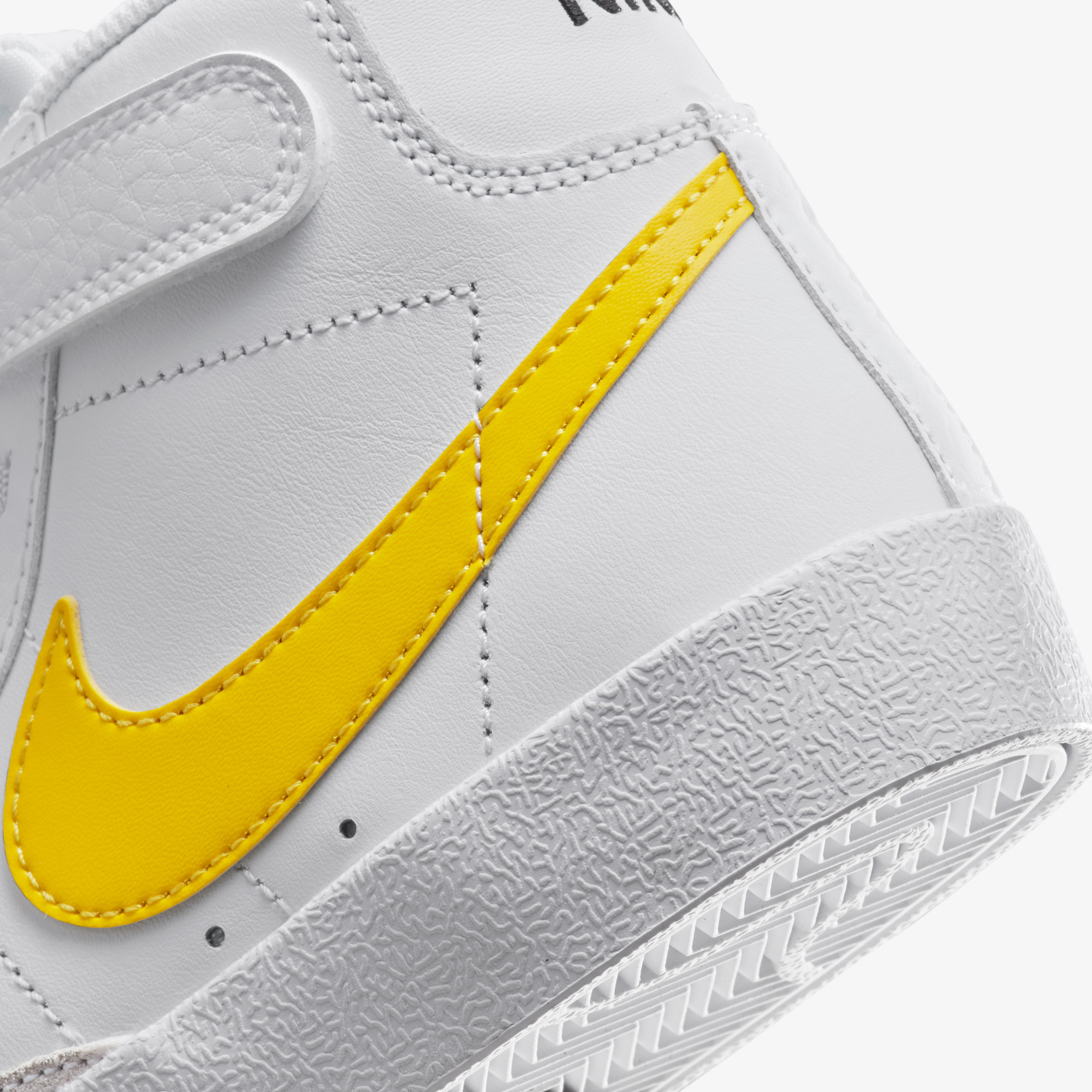 Nike Blazer Mid '77 Çocuk Beyaz Spor Ayakkabı