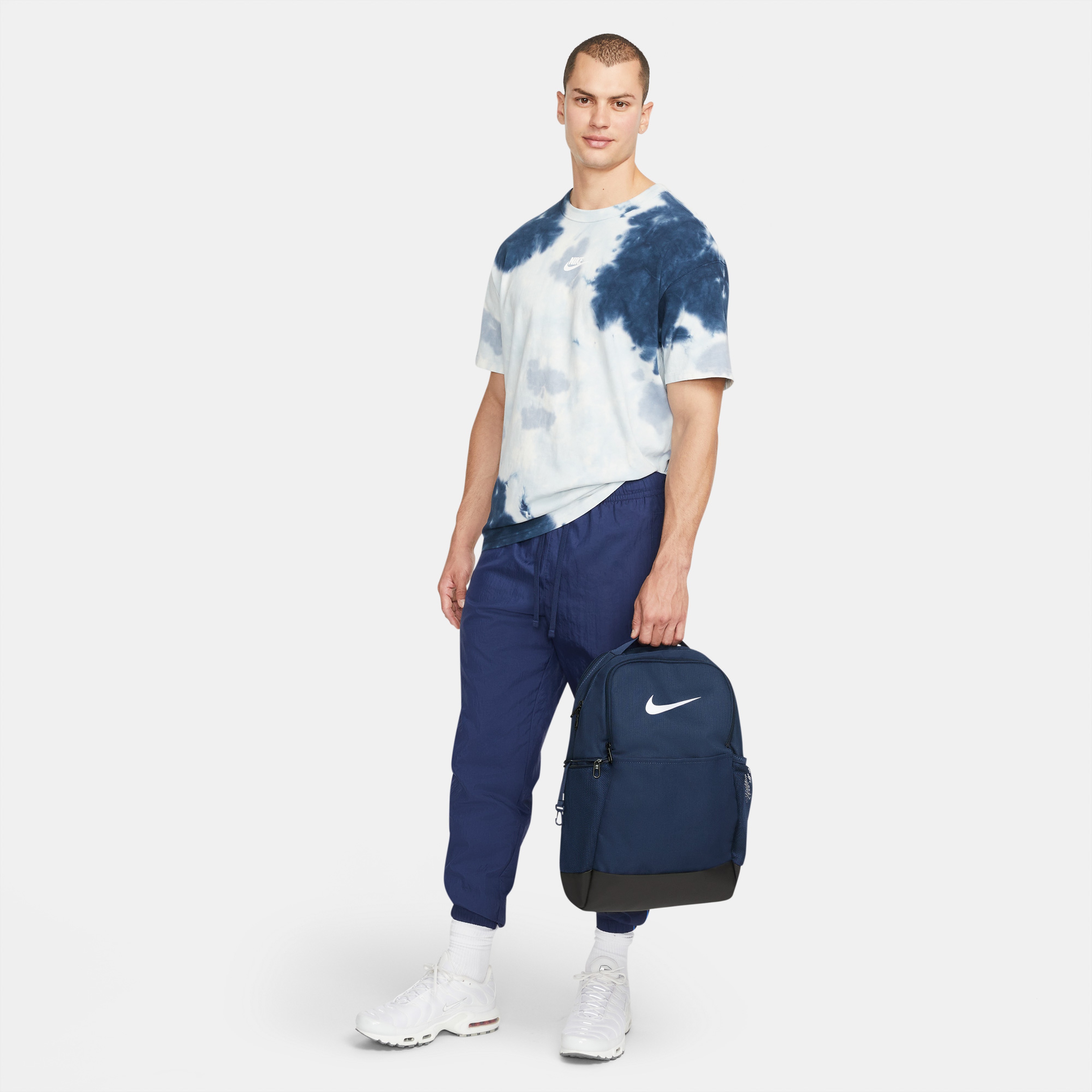 Nike Brasilia 9.5 Erkek Lacivert Sırt Çantası