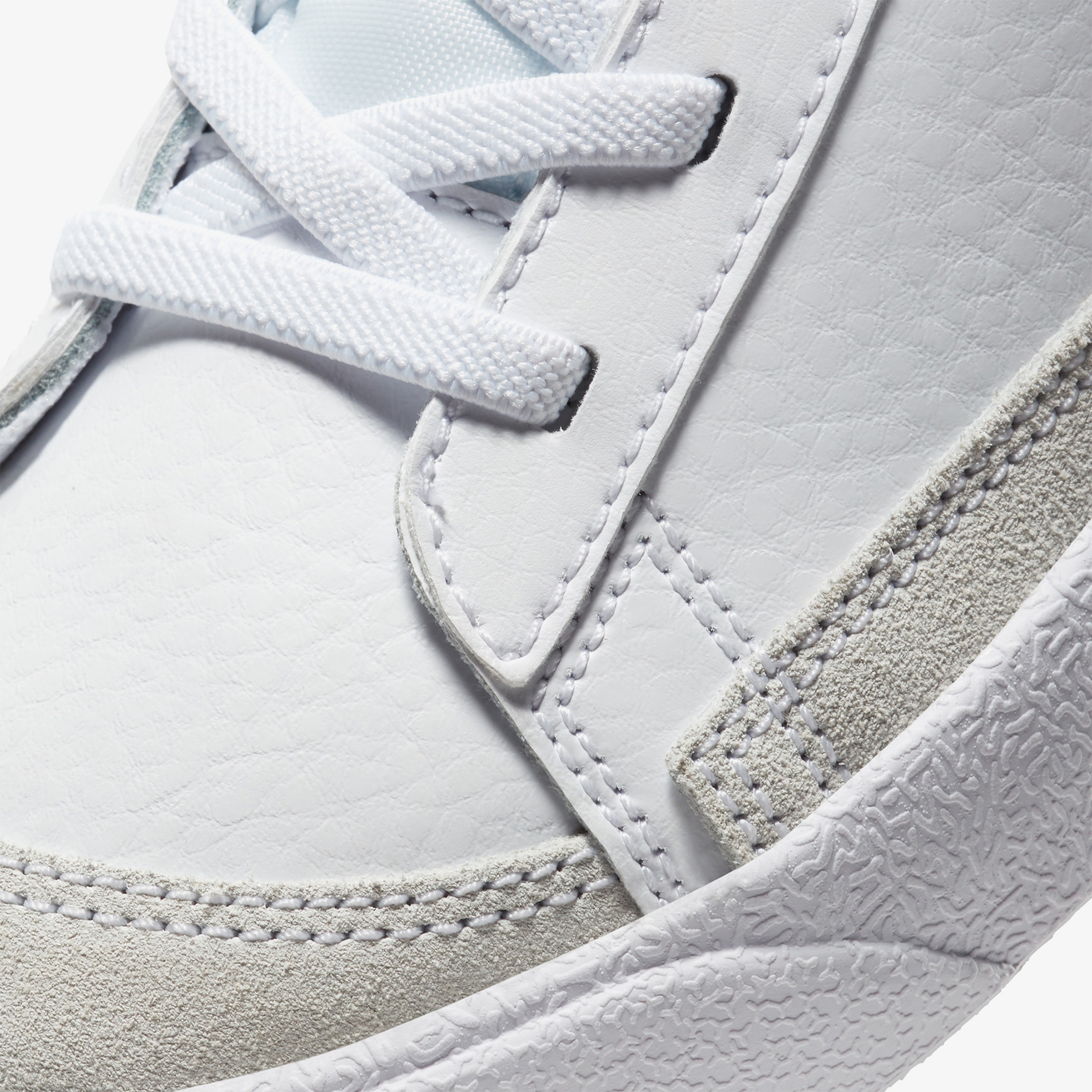 Nike Blazer Mid '77 Çocuk Beyaz Spor Ayakkabı