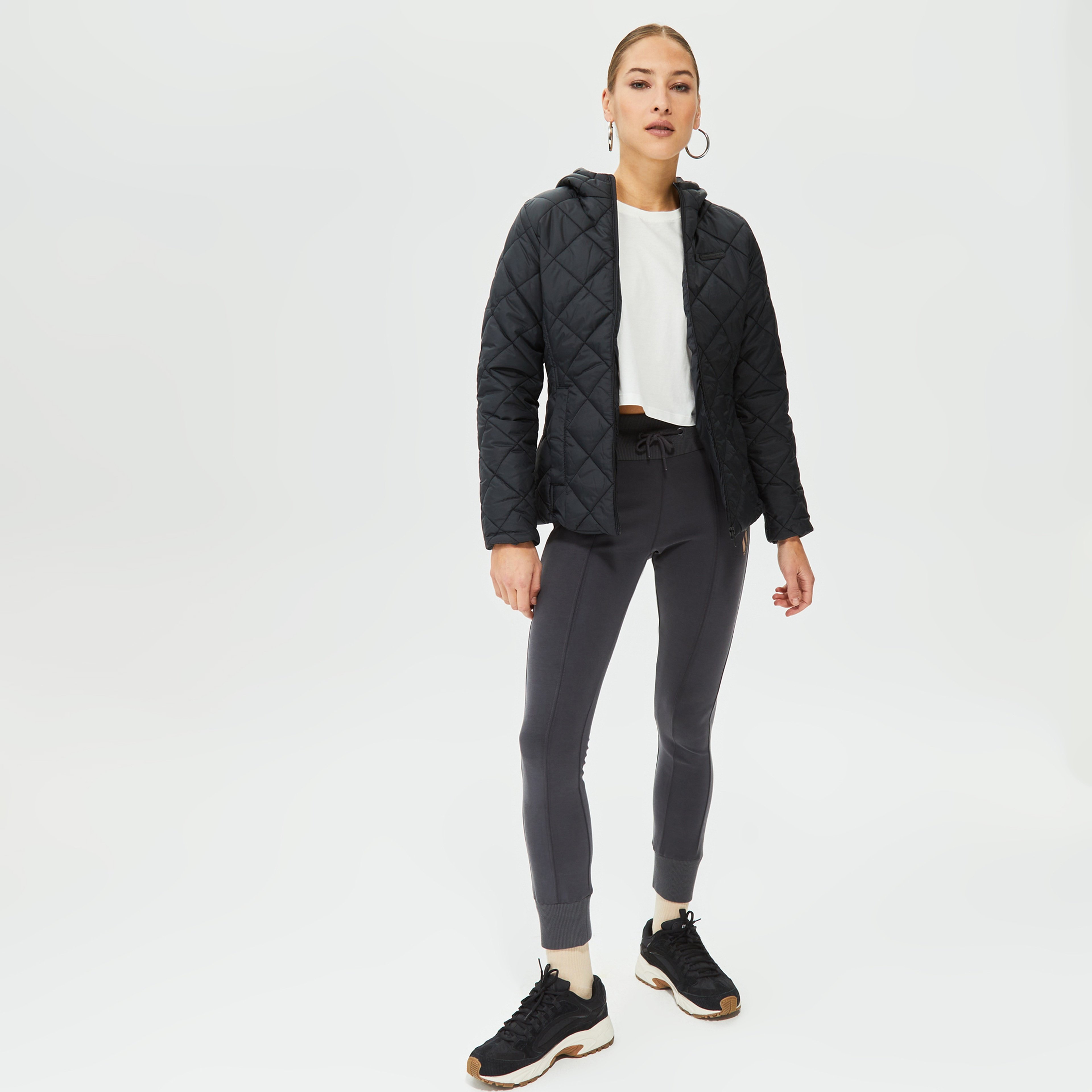 Skechers Capitone Hooded Kadın Siyah Mont