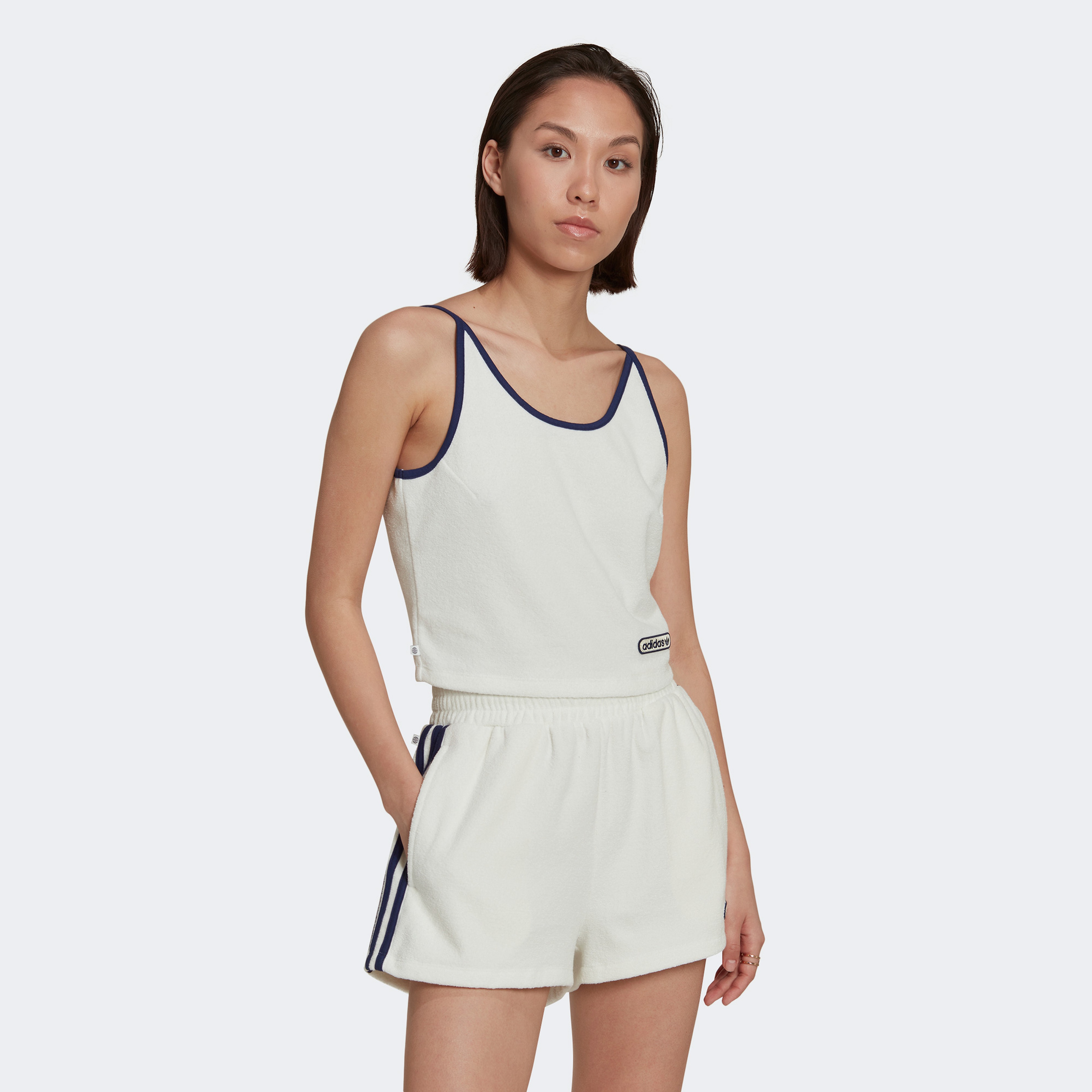 adidas Short Towel Kadın Beyaz Crop Top