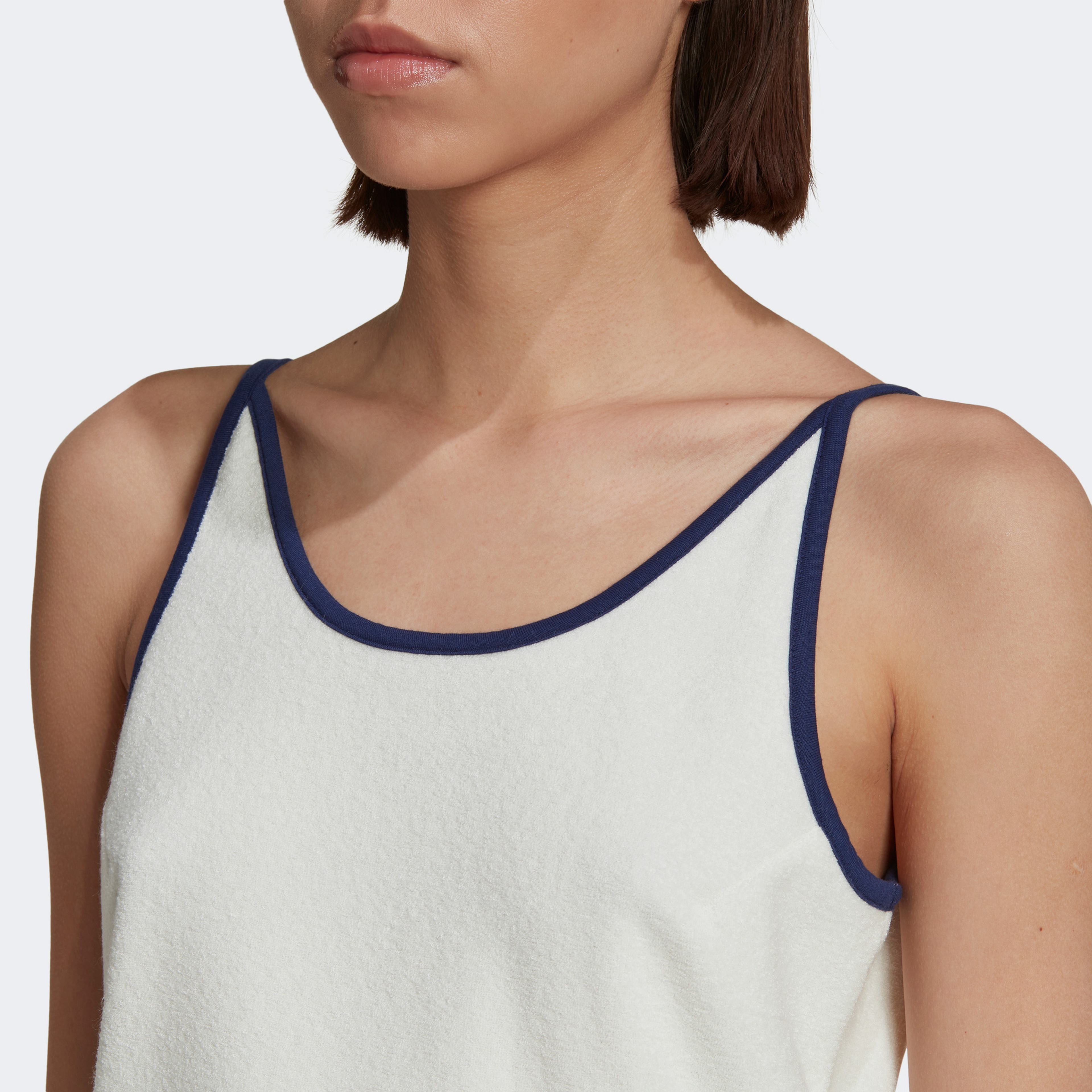 adidas Short Towel Kadın Beyaz Crop Top