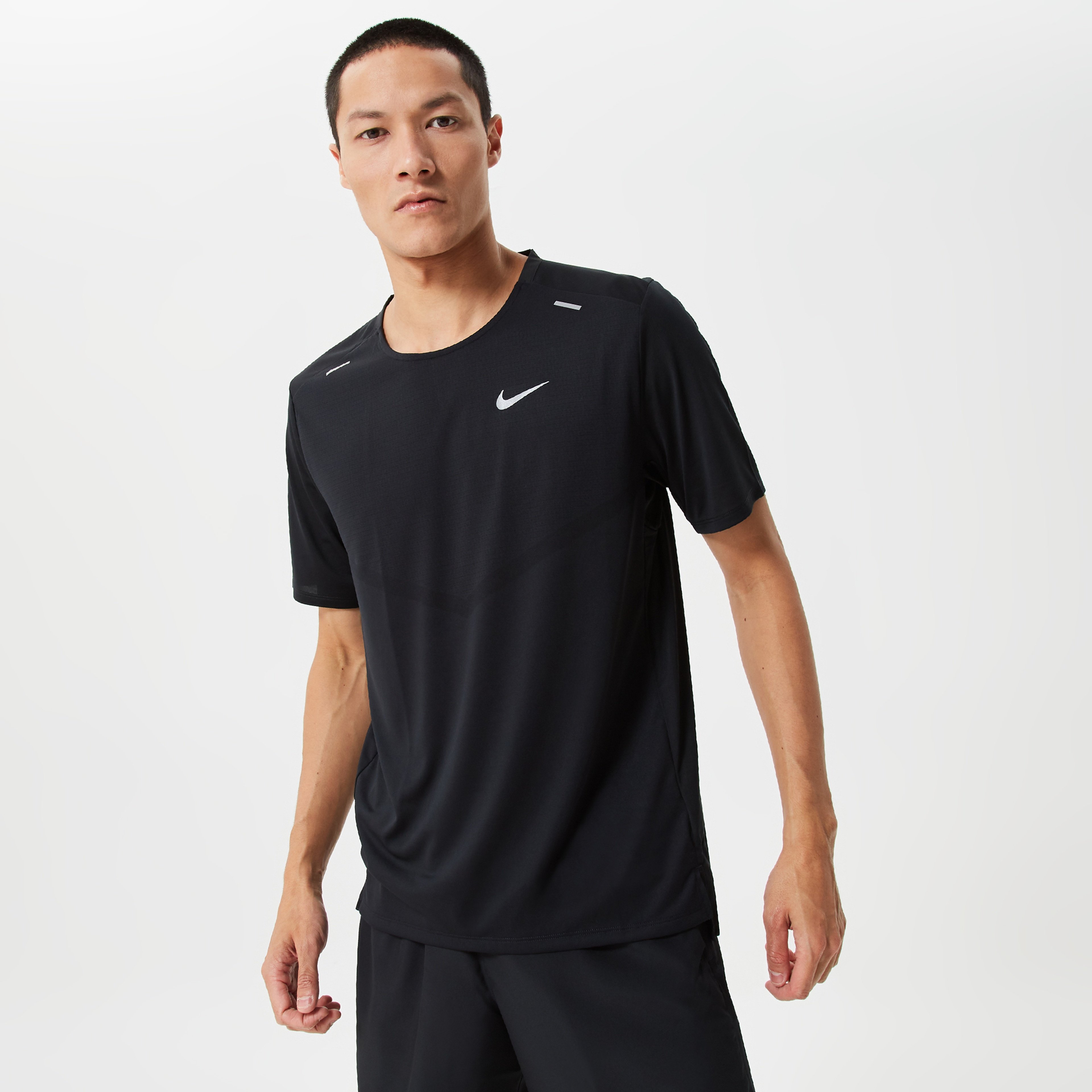 Nike Dri-Fit Rise 365 Erkek Siyah Antrenman T-Shirt