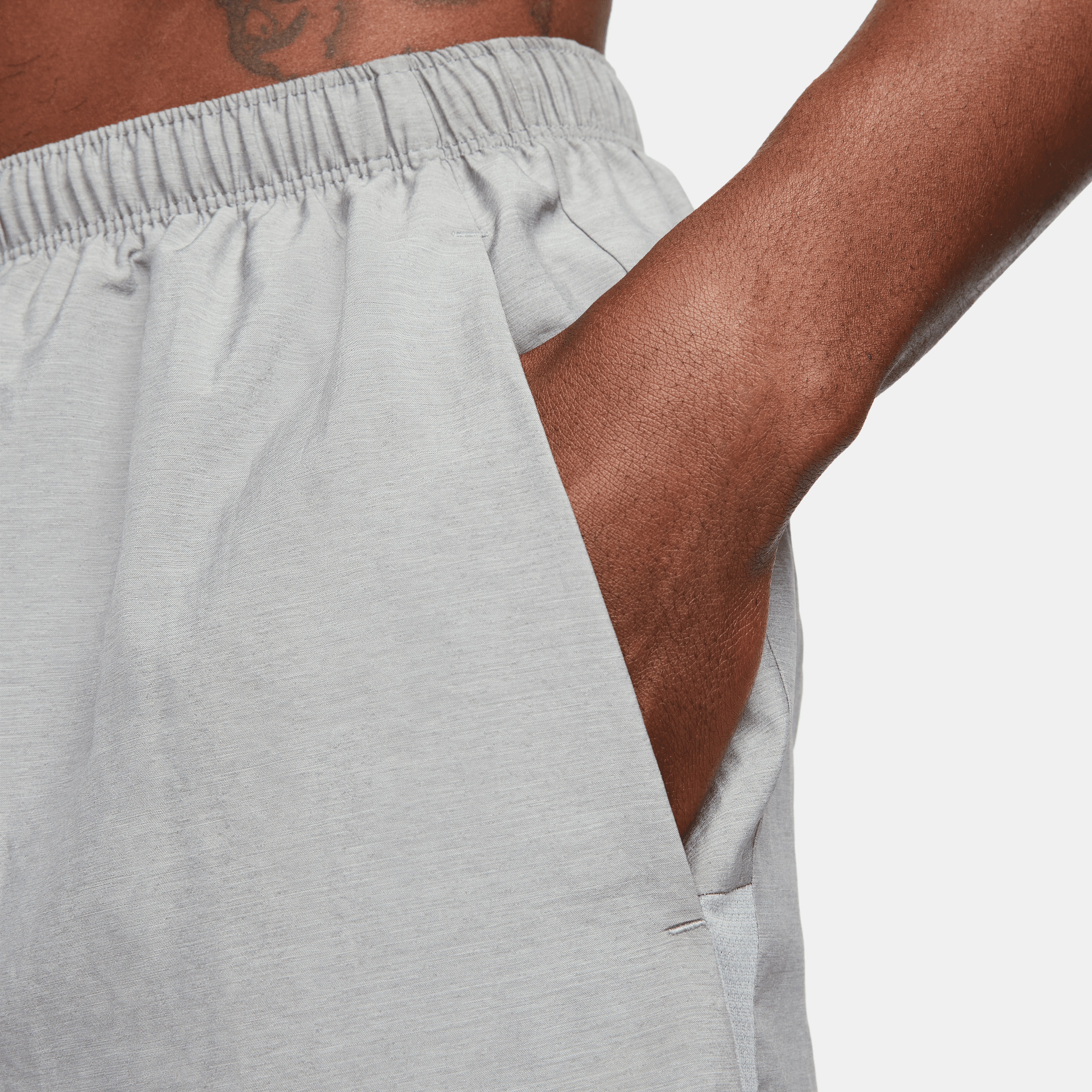 Nike Dri-FIT Challenger 7Ul Erkek Gri Şort