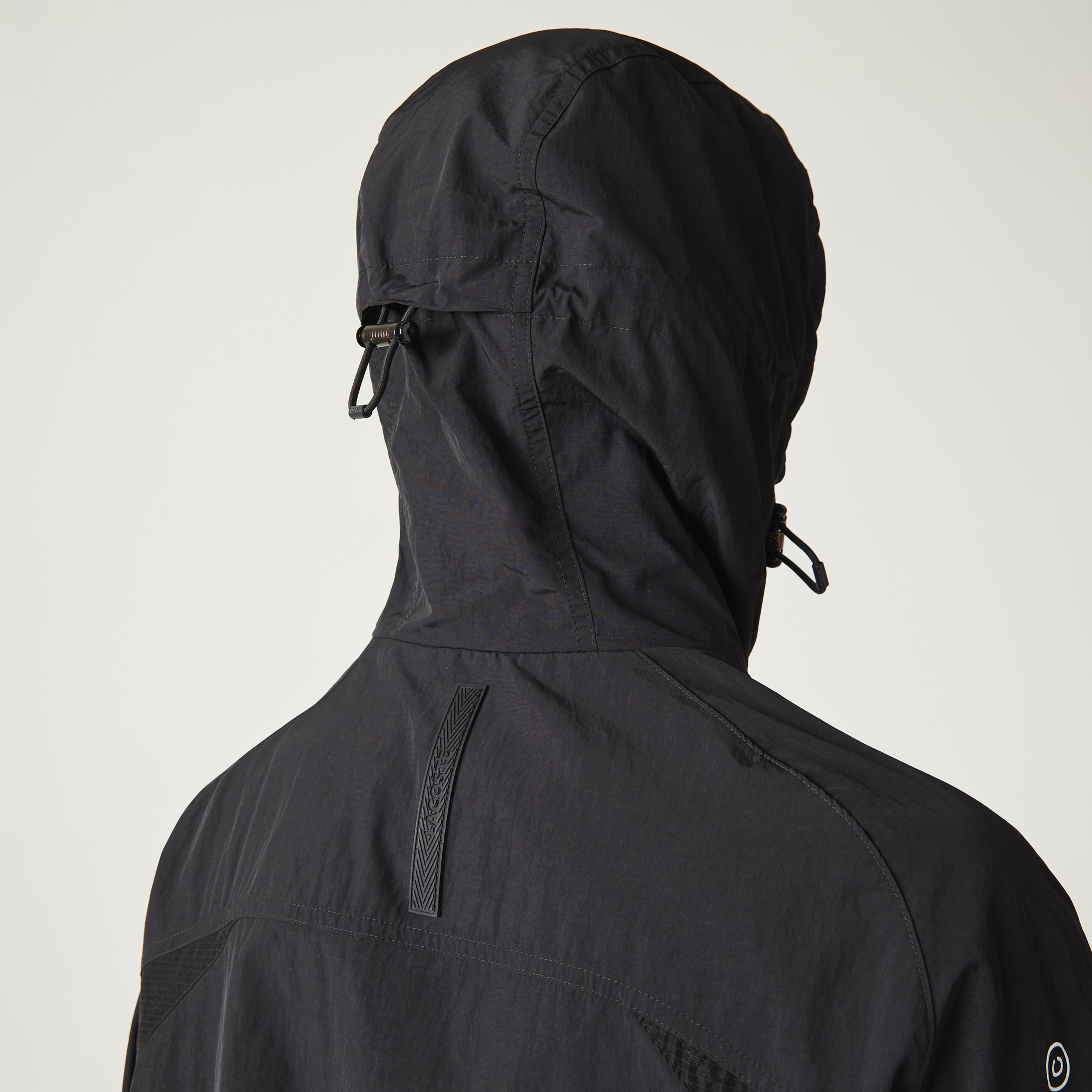 Lacoste Active Erkek Kapüşonlu Baskılı Renk Bloklu Siyah Yağmurluk