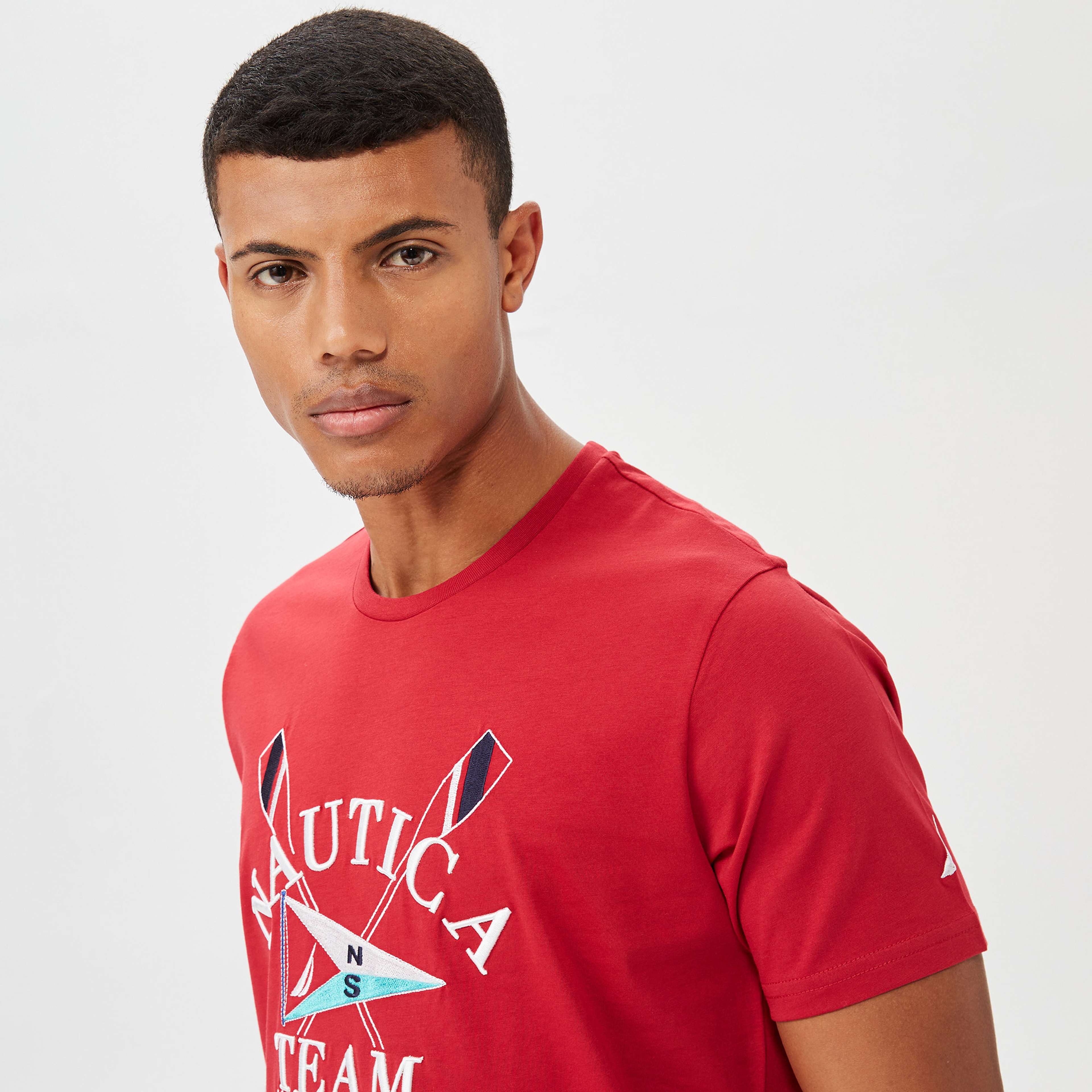NAUTICA ERKEK KIRMIZI BASKILI STANDART FIT KISA KOLLU T-SHIRT
