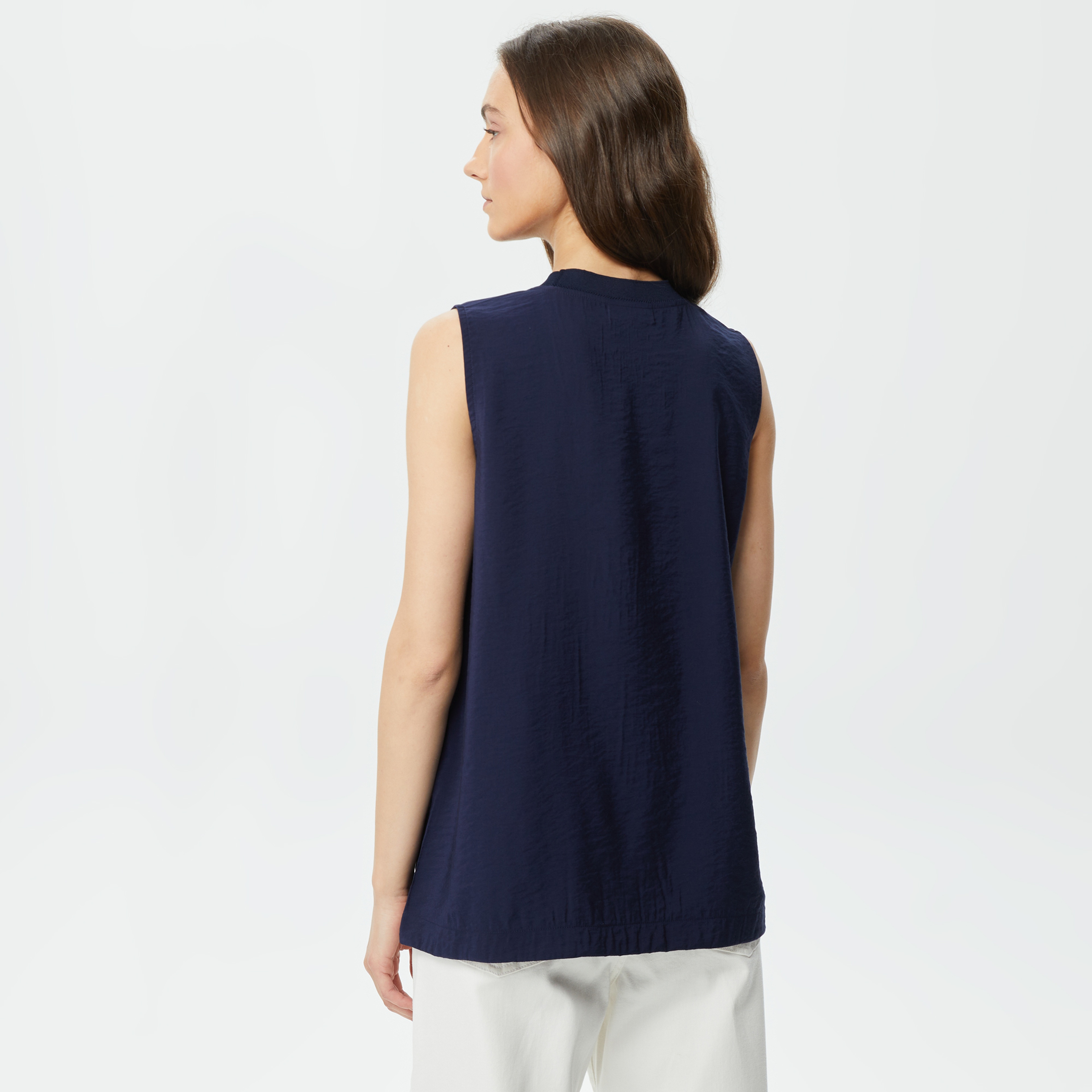 Kadın Regular Fit Kolsuz Bisiklet Yaka Lacivert Bluz