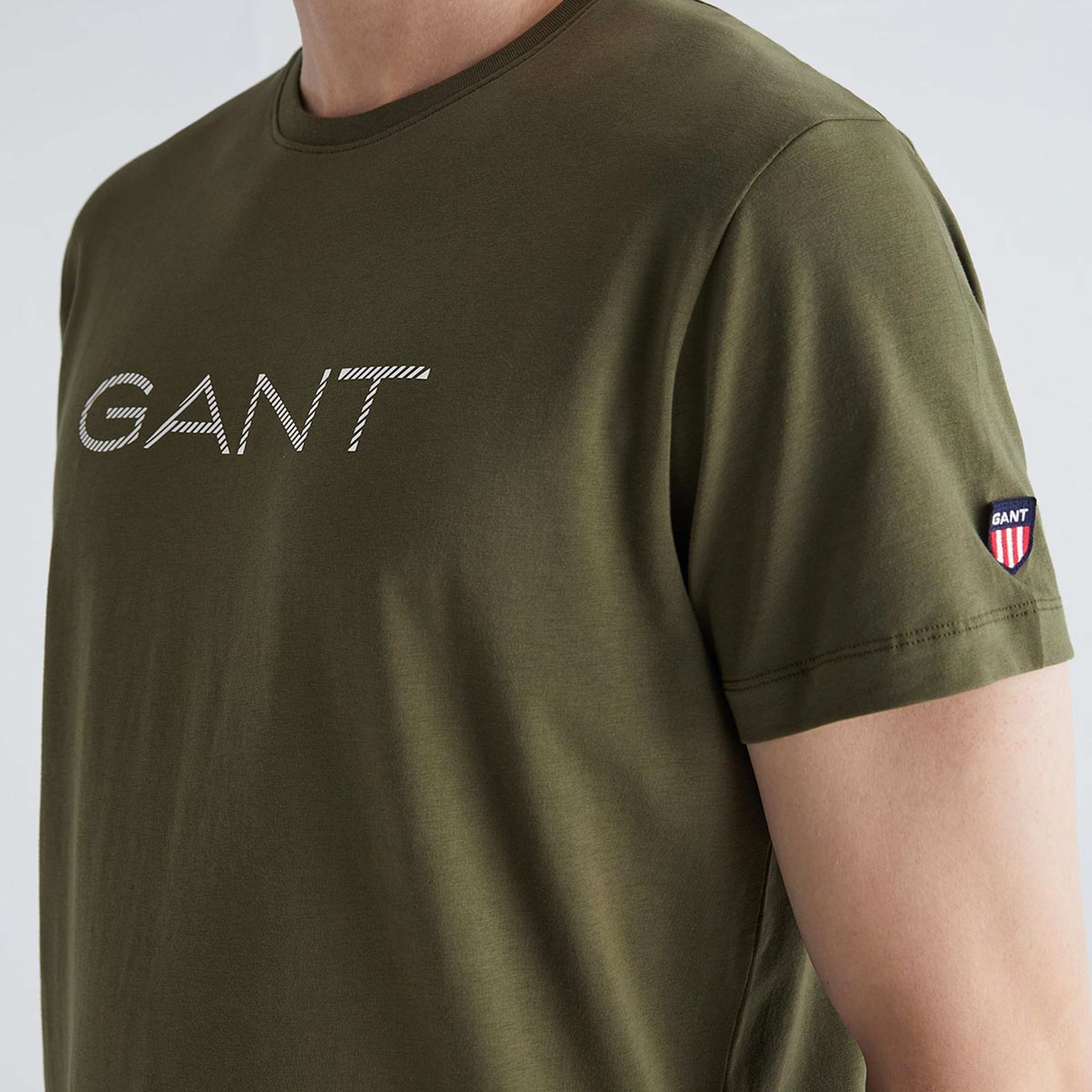 GANT Erkek Yeşil Regular Fit Bisiklet Yaka Logolu T-shirt