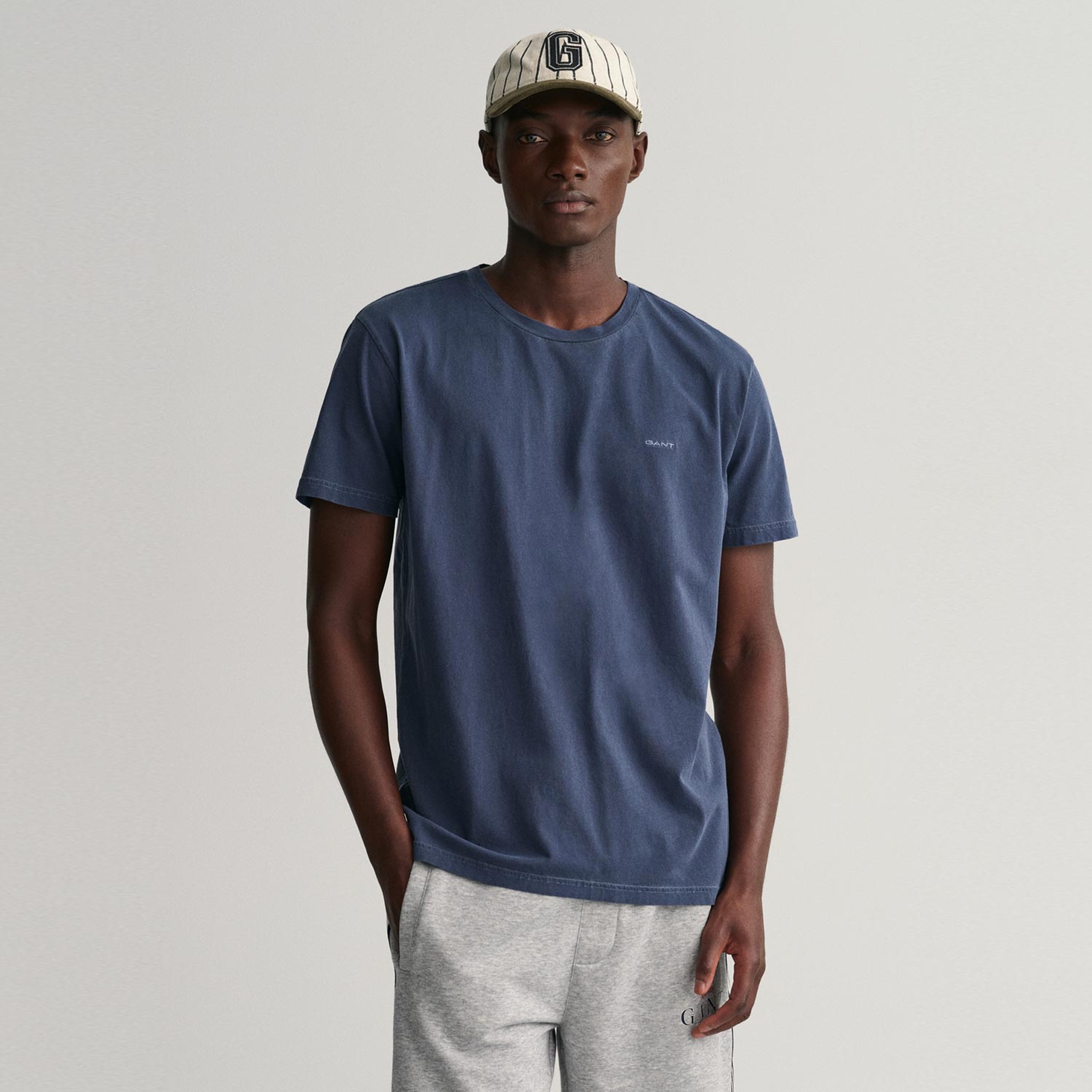 GANT Erkek Lacivert Relaxed Fit Bisiklet Yaka T-shirt