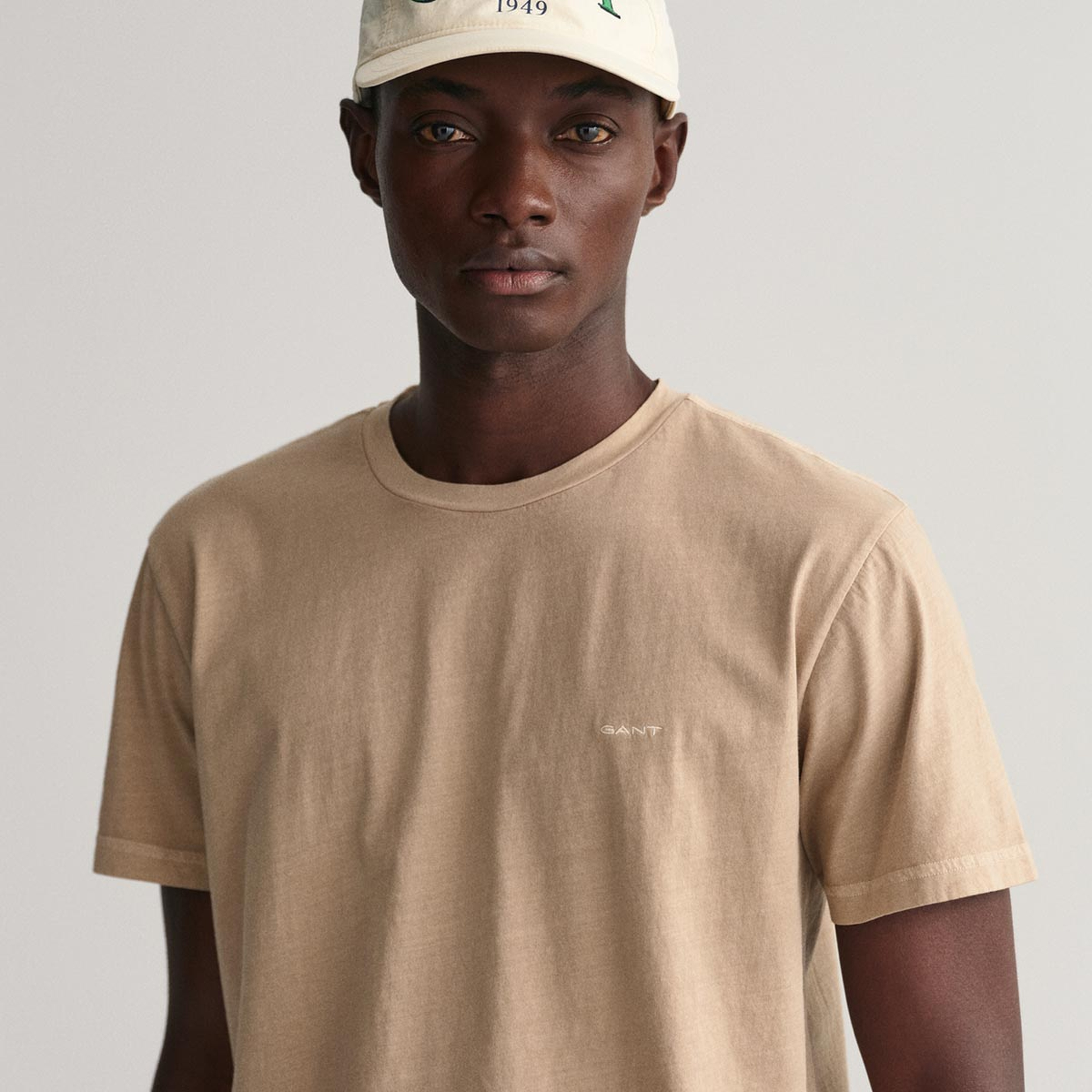 GANT Erkek Bej Relaxed Fit Bisiklet Yaka Logolu T-shirt