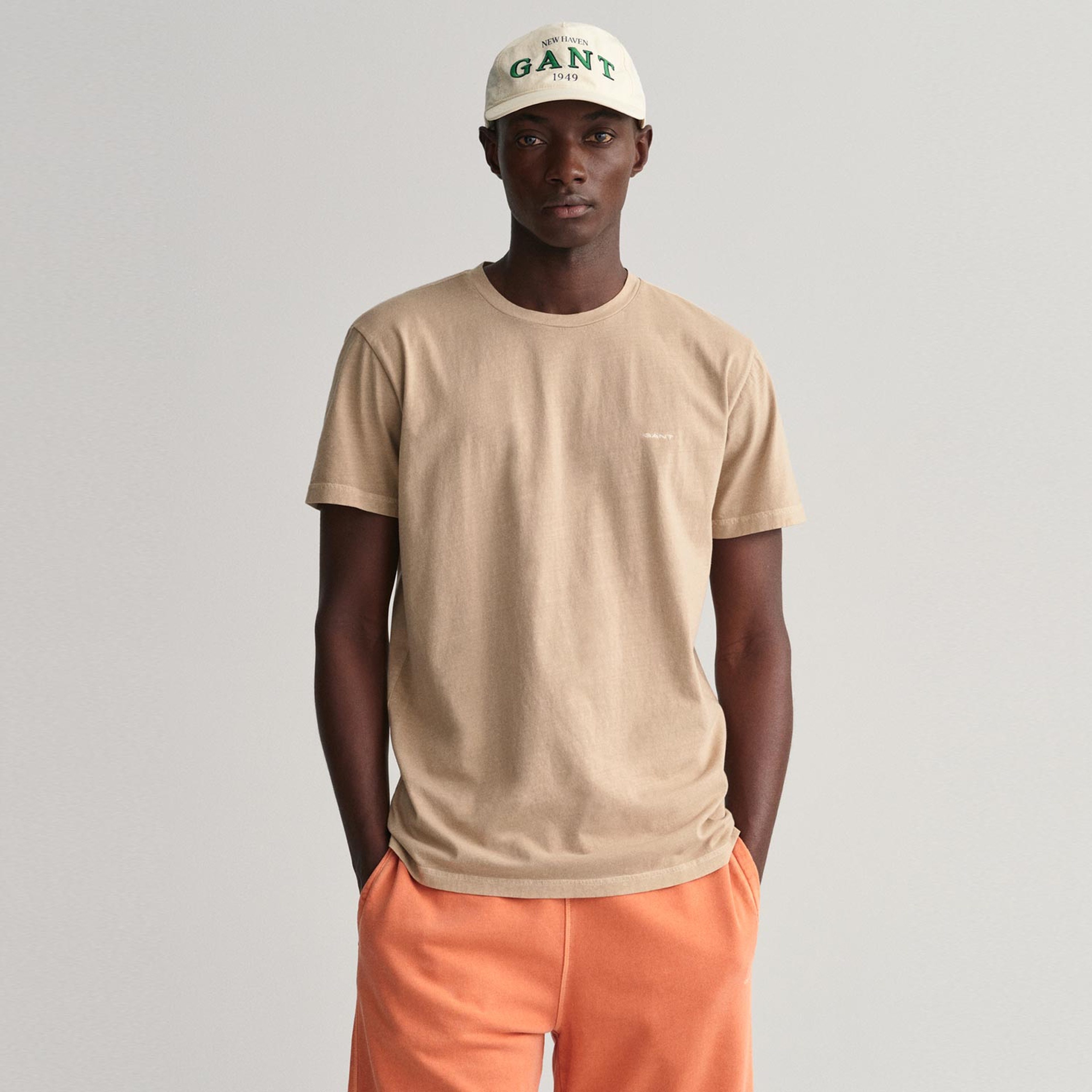 GANT Erkek Bej Relaxed Fit Bisiklet Yaka Logolu T-shirt