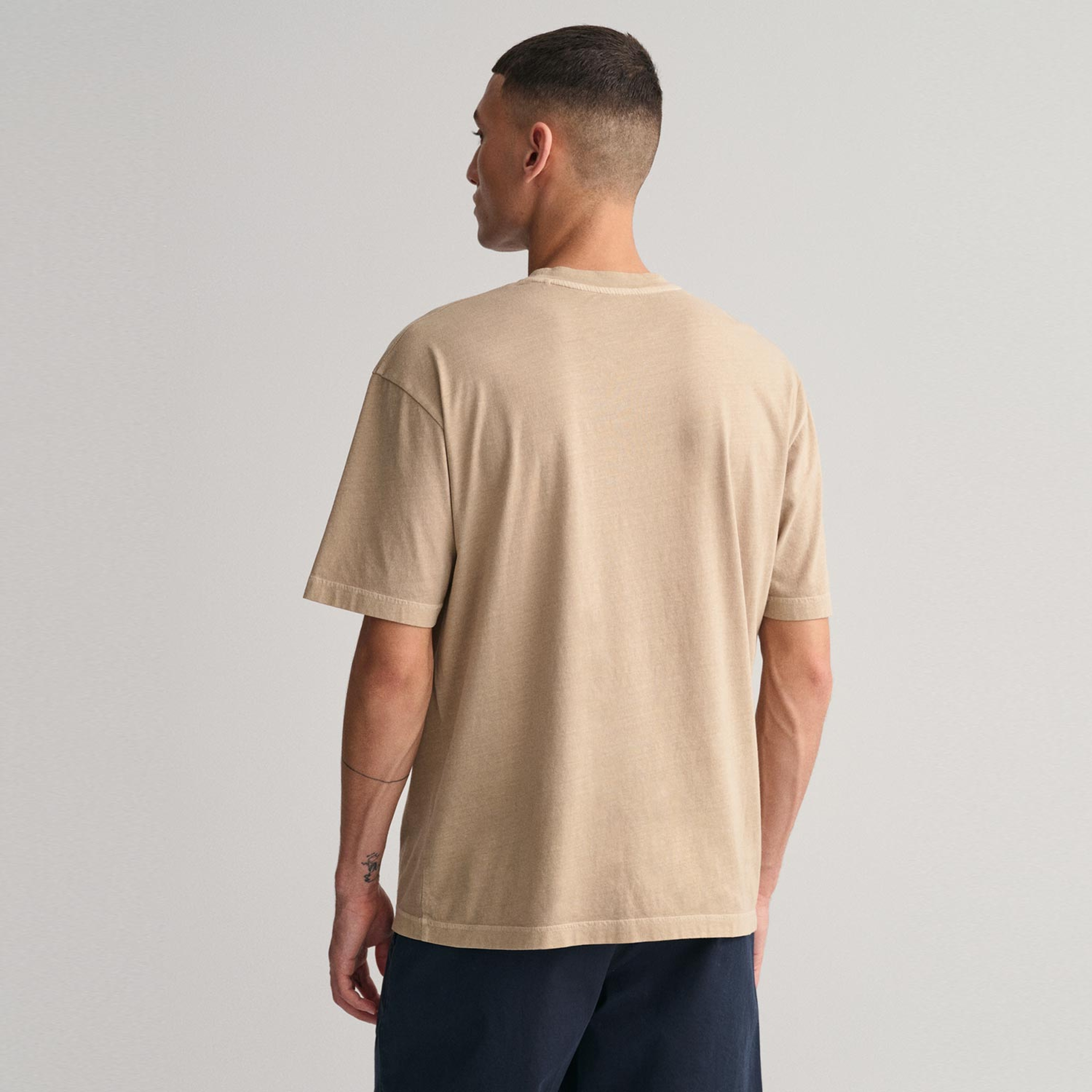 GANT Erkek Bej Regular Fit Bisiklet Yaka Logolu T-shirt