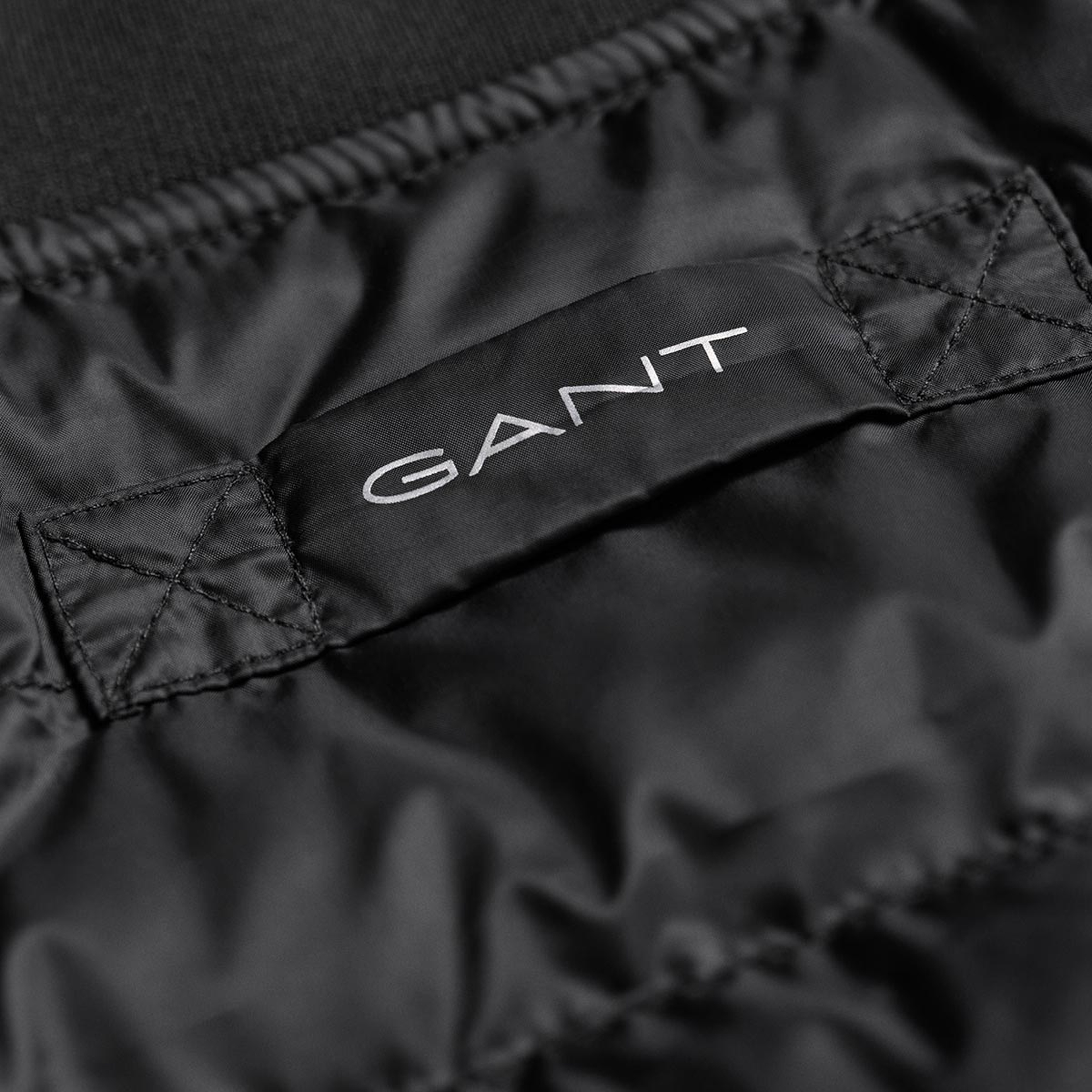 GANT Erkek Siyah Hakim Yaka Kapitone Yelek