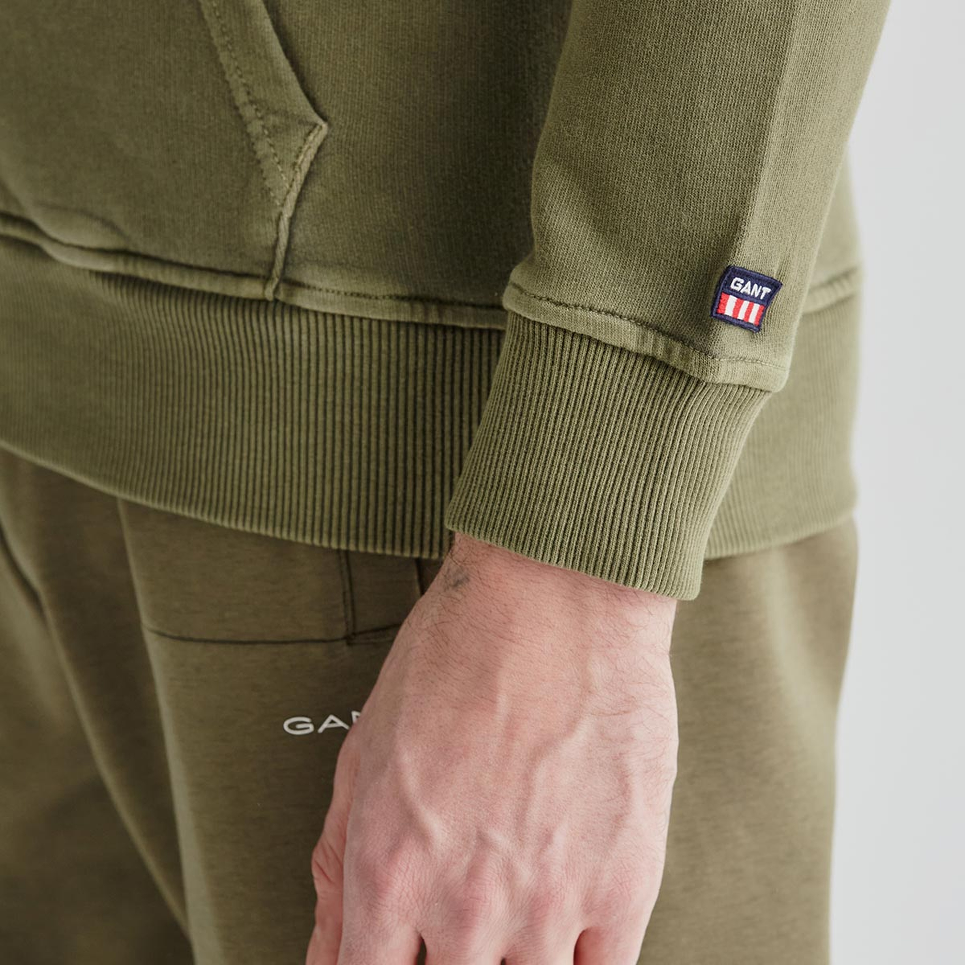 GANT Erkek Yeşil Regular Fit Kapüşonlu Logolu Sweatshirt