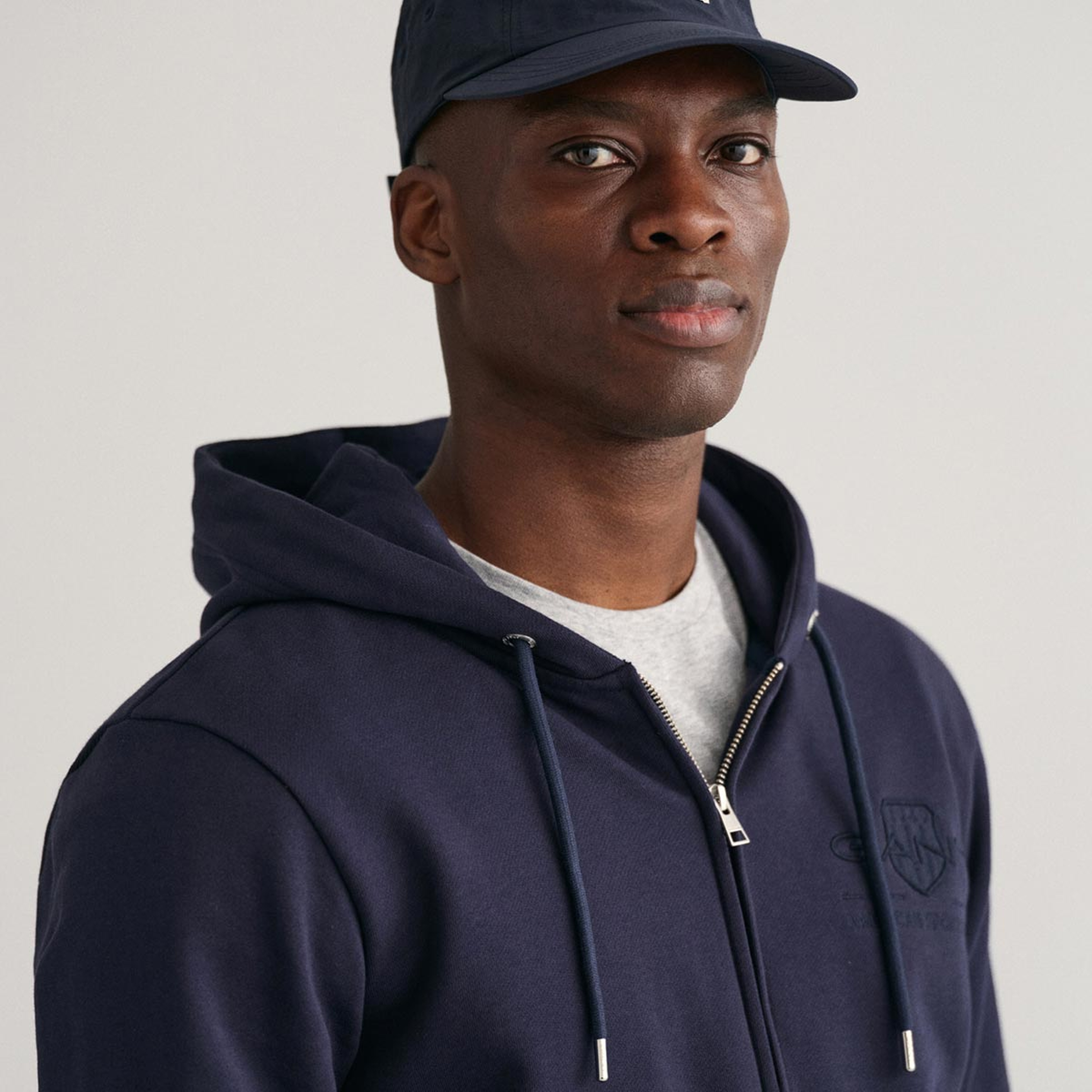 GANT Erkek Lacivert Regular Fit Fermuarlı Logolu Sweatshirt