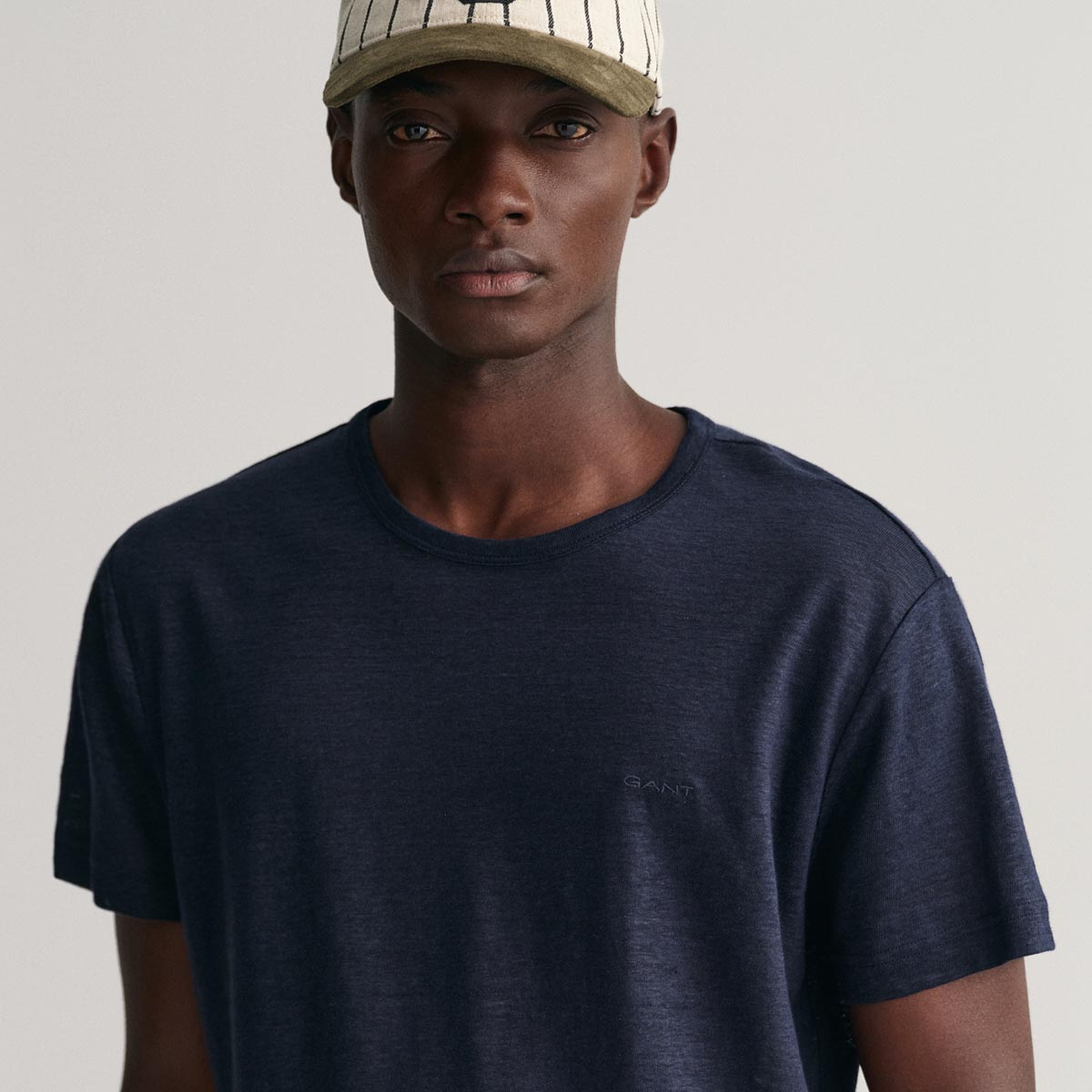 GANT Erkek Lacivert Regular Fit T-Shirt