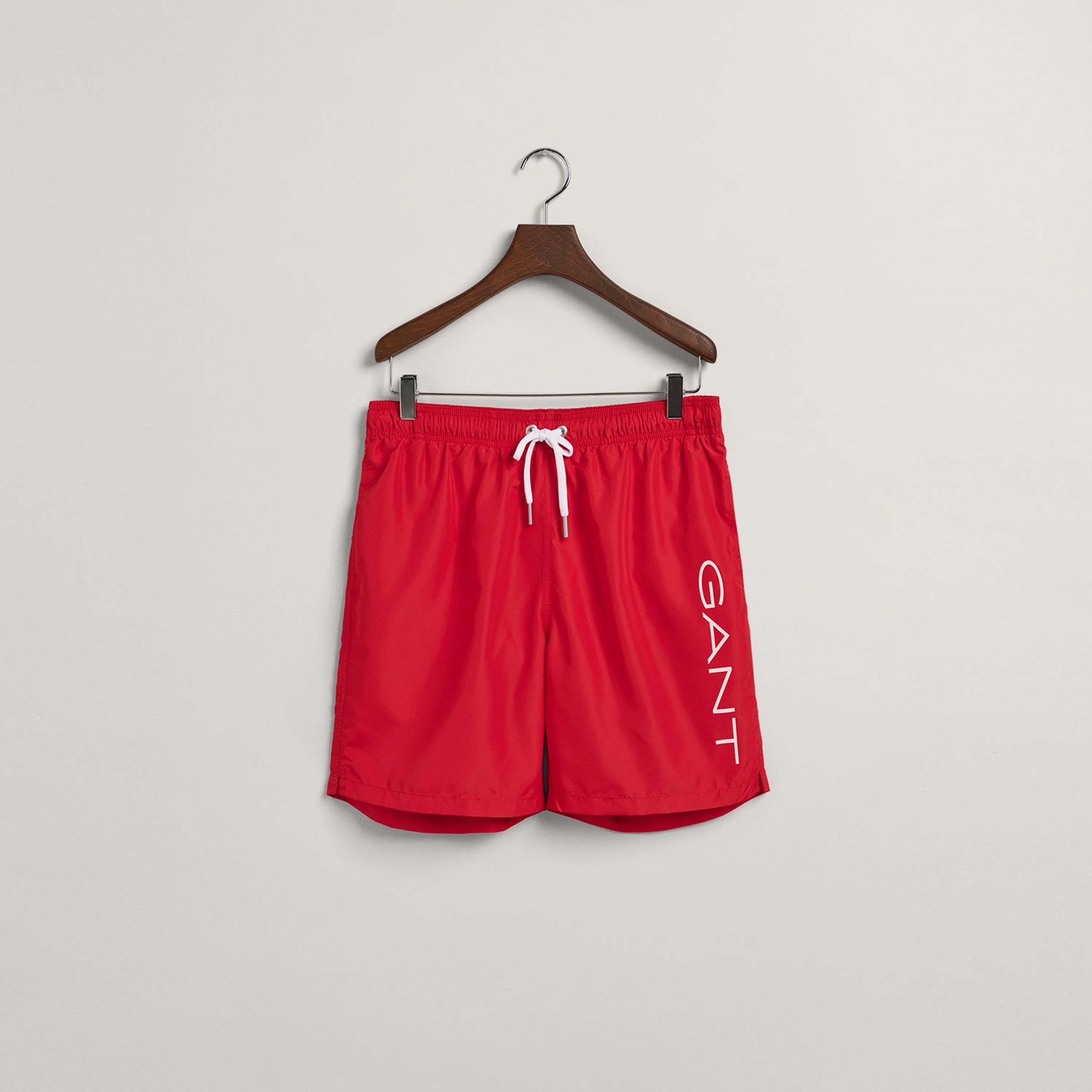 GANT Erkek Kırmızı Logolu Mayo Şort