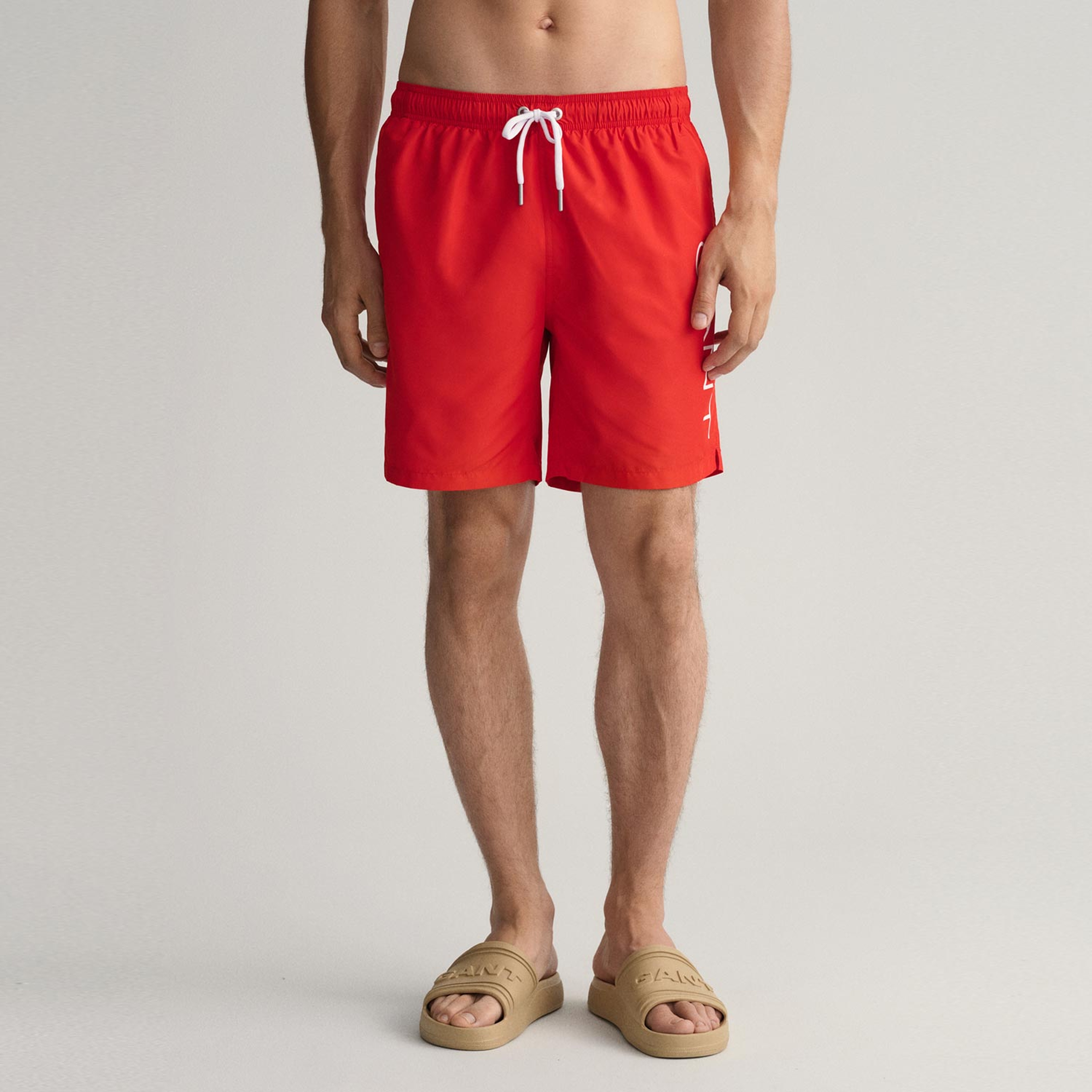 GANT Erkek Kırmızı Logolu Mayo Şort